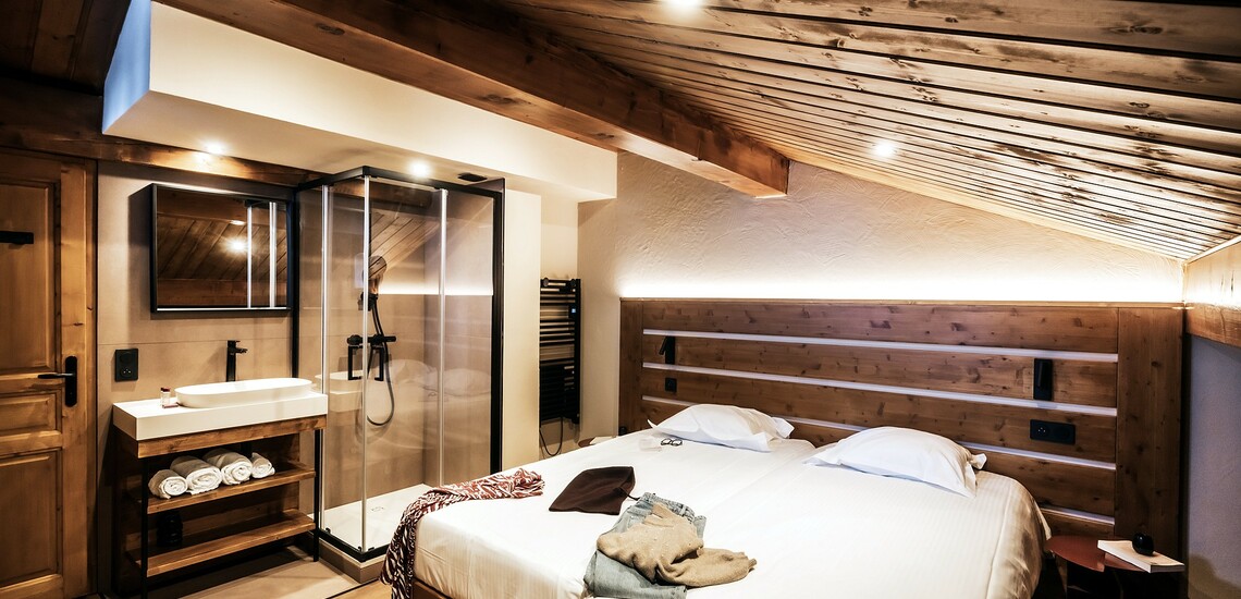SCHLAFZIMMER ∙ Montagnettes - Le Hameau de la Sapiniere ∙ Les Menuires ∙ Ferienwohnungen ∙ Skireisen / Skiurlaub im Skigebiet Les 3 Vallees / Trois Vallees, französische Alpen, Frankreich.