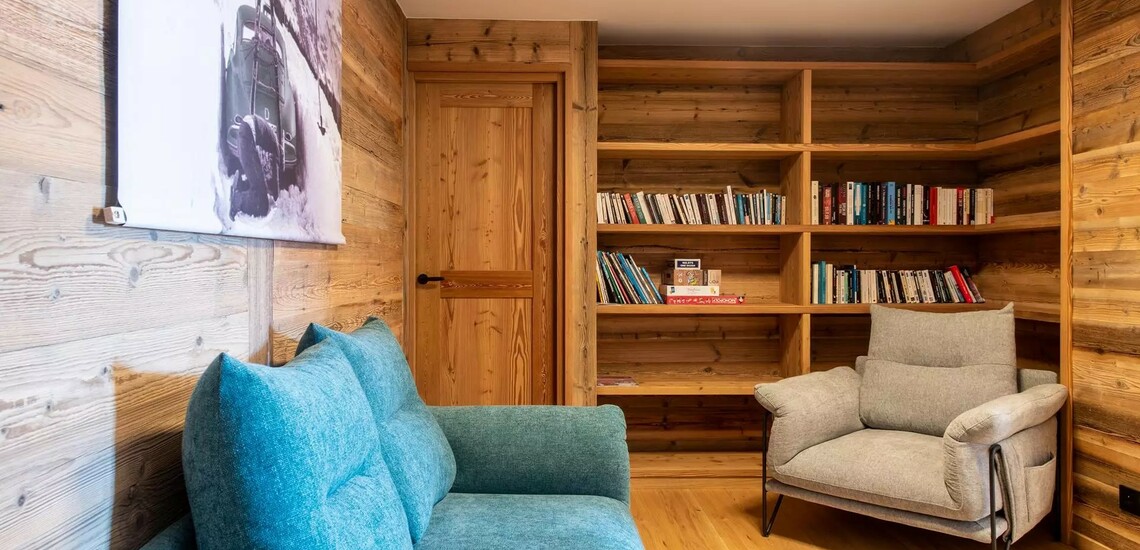 BIBLIOTHEK · CHALET LORNA - Chalets in La Toussuire, Frankreich. Skigebiet Les Sybelles, französische Alpen. Skiurlaub - Skireisen - Winterurlaub in Frankreich. 