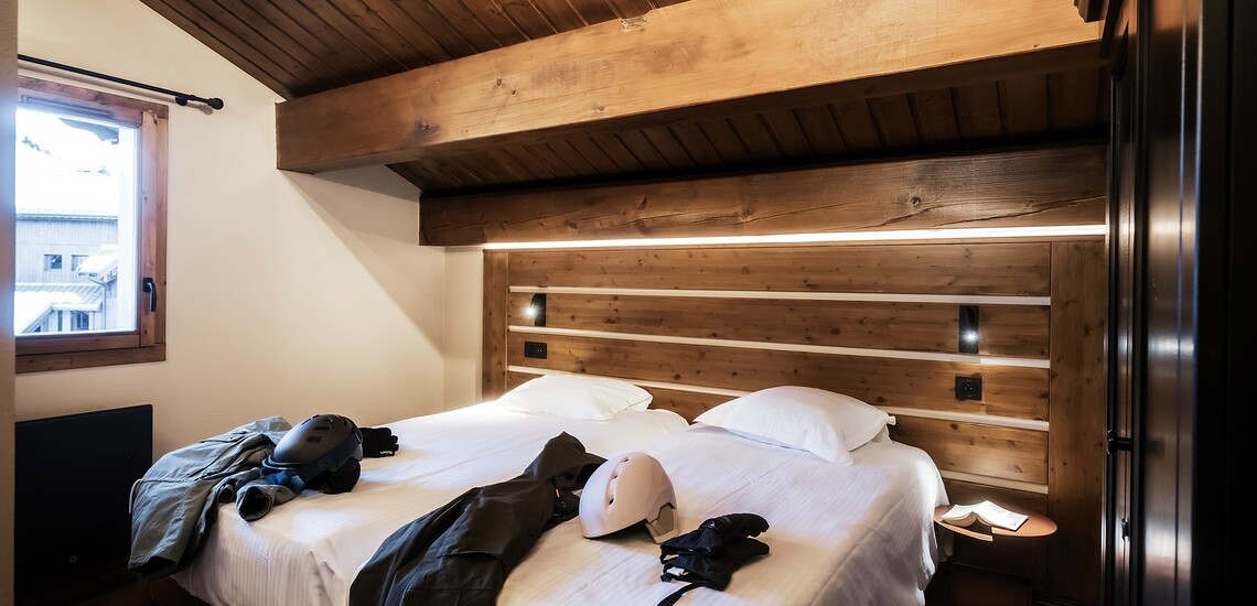 SCHLAFZIMMER ∙ Montagnettes - Le Hameau de la Sapiniere ∙ Les Menuires ∙ Ferienwohnungen ∙ Skireisen / Skiurlaub im Skigebiet Les 3 Vallees / Trois Vallees, französische Alpen, Frankreich.
