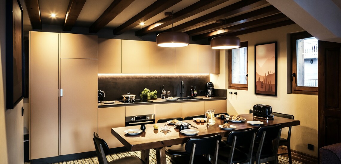 KÜCHE ∙ Montagnettes - Le Hameau de la Sapiniere ∙ Les Menuires ∙ Ferienwohnungen ∙ Skireisen / Skiurlaub im Skigebiet Les 3 Vallees / Trois Vallees, französische Alpen, Frankreich.