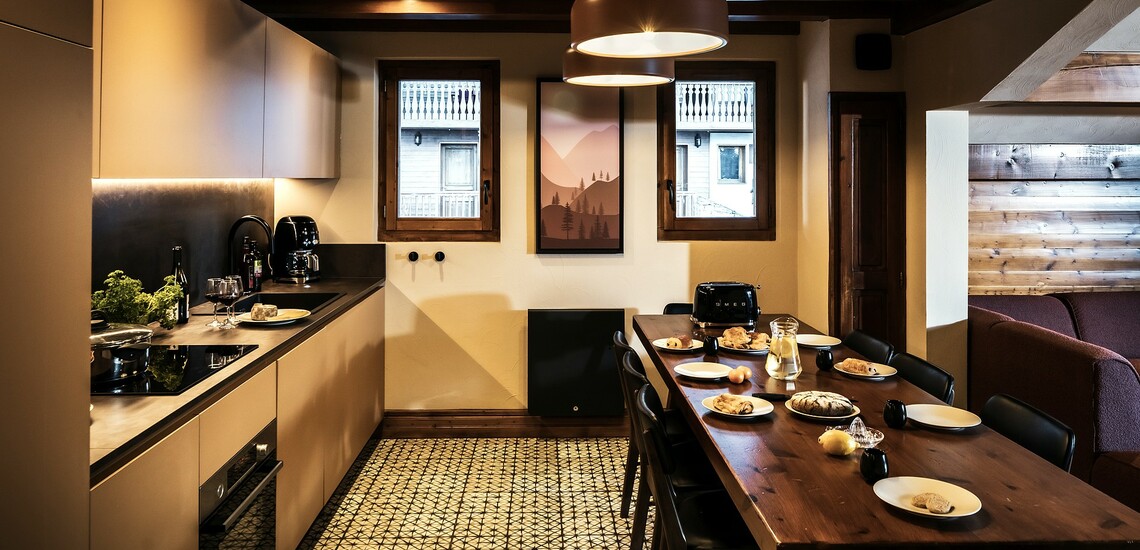 KÜCHE ∙ Montagnettes - Le Hameau de la Sapiniere ∙ Les Menuires ∙ Ferienwohnungen ∙ Skireisen / Skiurlaub im Skigebiet Les 3 Vallees / Trois Vallees, französische Alpen, Frankreich.