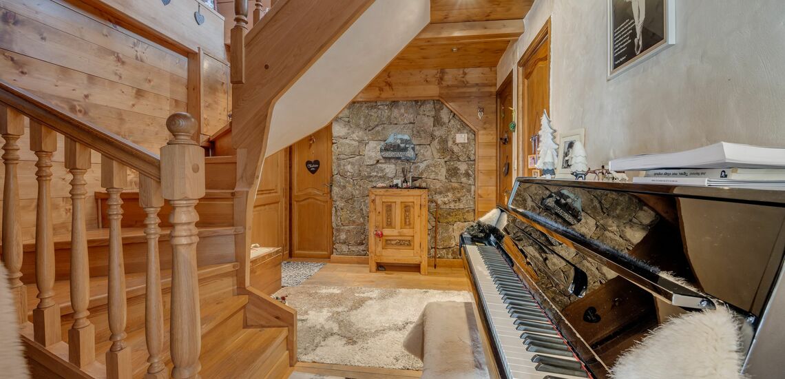 PIANO · Chalet Ancolie in Tignes Lavachet: Chalets in Tignes buchen. Skiurlaub im Skigebiet von Tignes und Val d’Isere. Chalet inklusive Skipass direkt an der Piste. Skiurlaub in Frankreich. Skifahren in den französischen Alpen jetzt buchen.