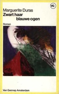Zwart haar blauwe ogen