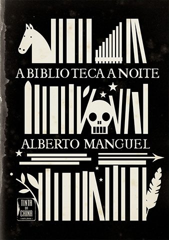 A Biblioteca à Noite