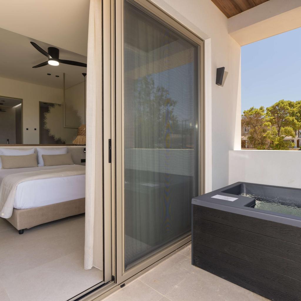 Double Superior with Jacuzzi