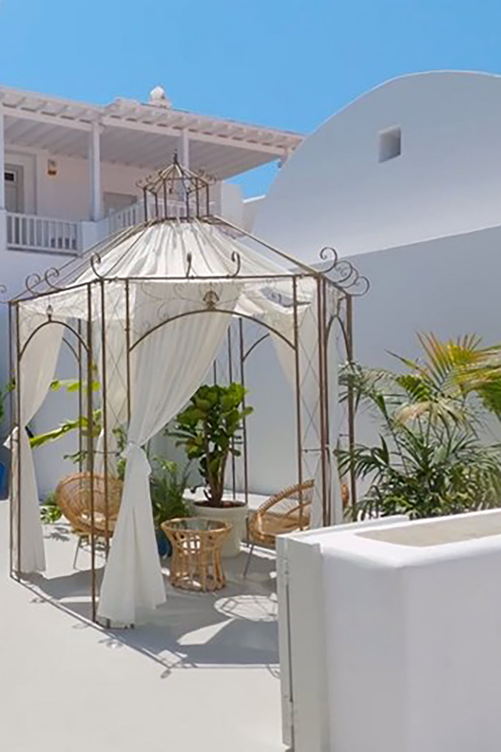 Gucci Mykonos Chora
Downtown, Meletopoulou 7, Mikonos 846 00
Location: Mykonos Chora
Phone: +302289078071
Opening hours
All Week & Weekends 11:00 - 23:00 - Image