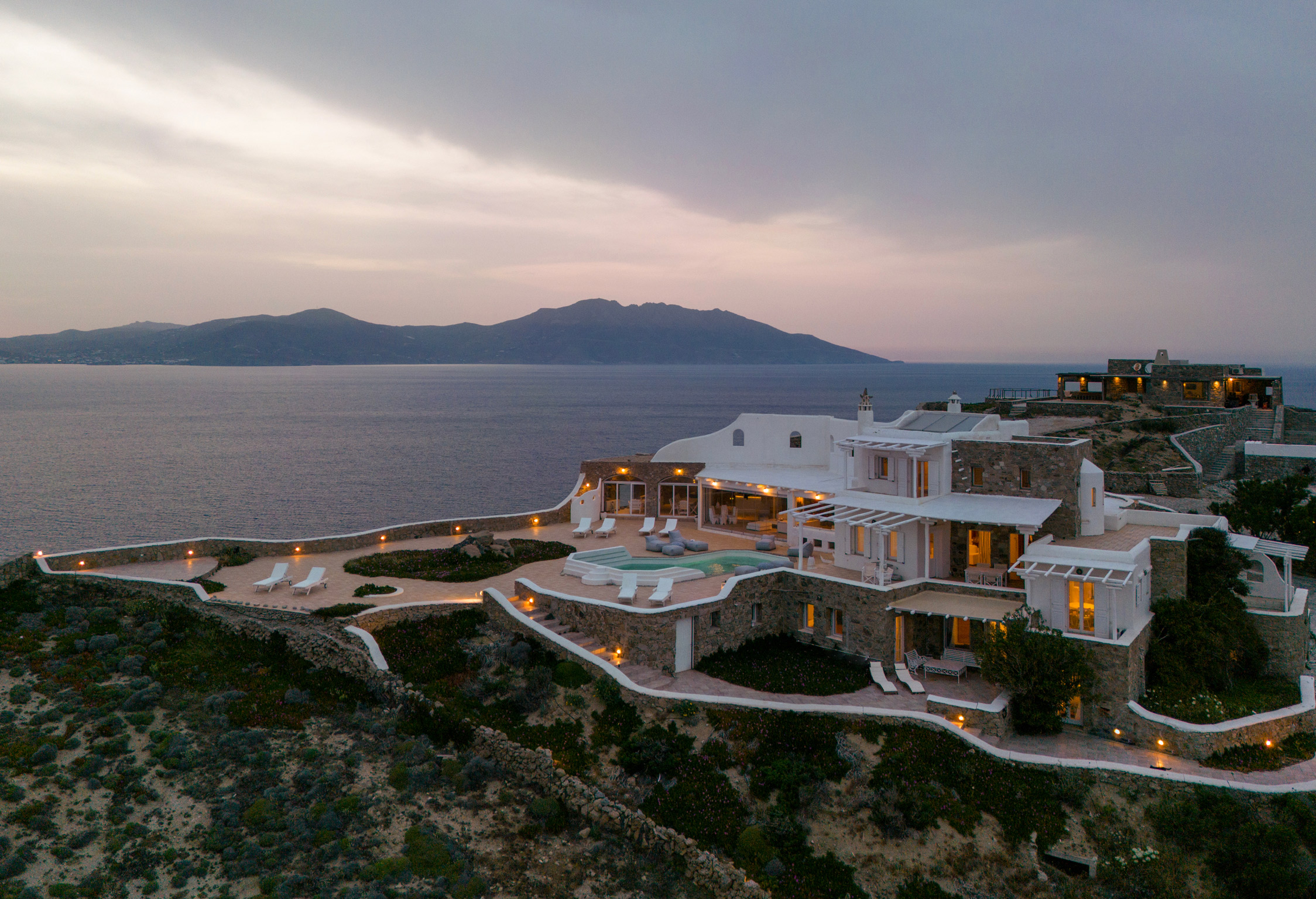 Mykonos Villa Clifftop 270 jumbotron image