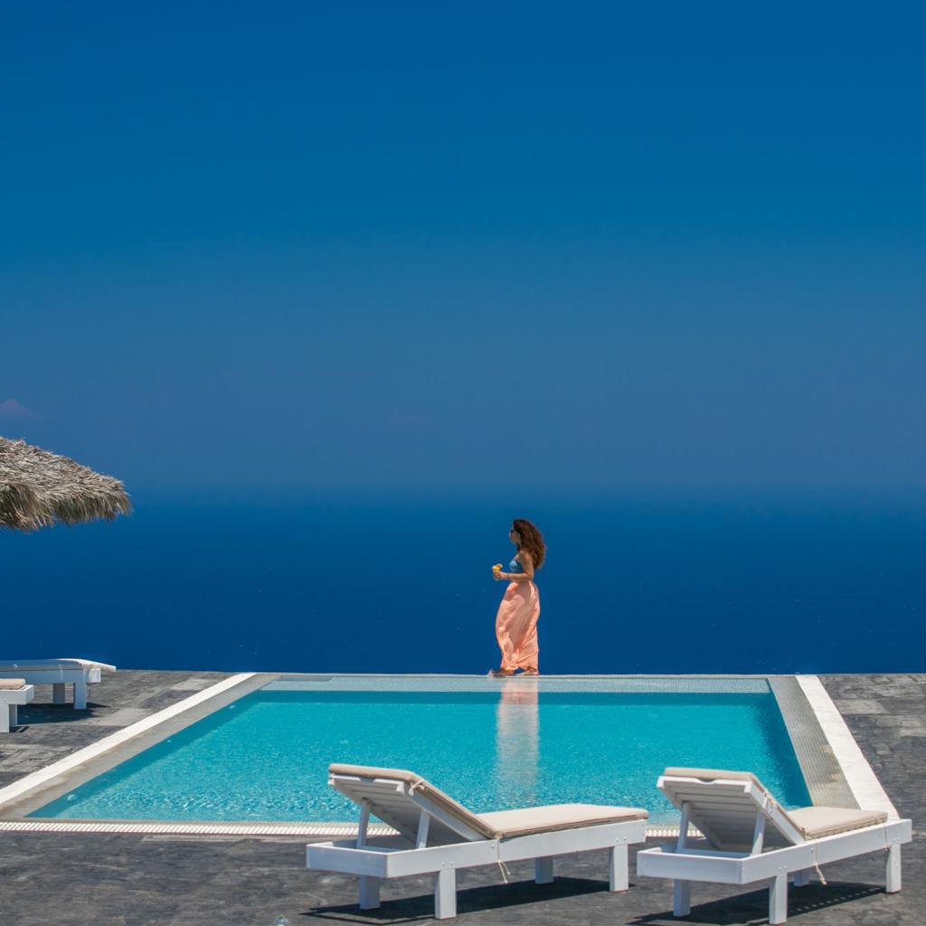 Santorini Tidus Retreat