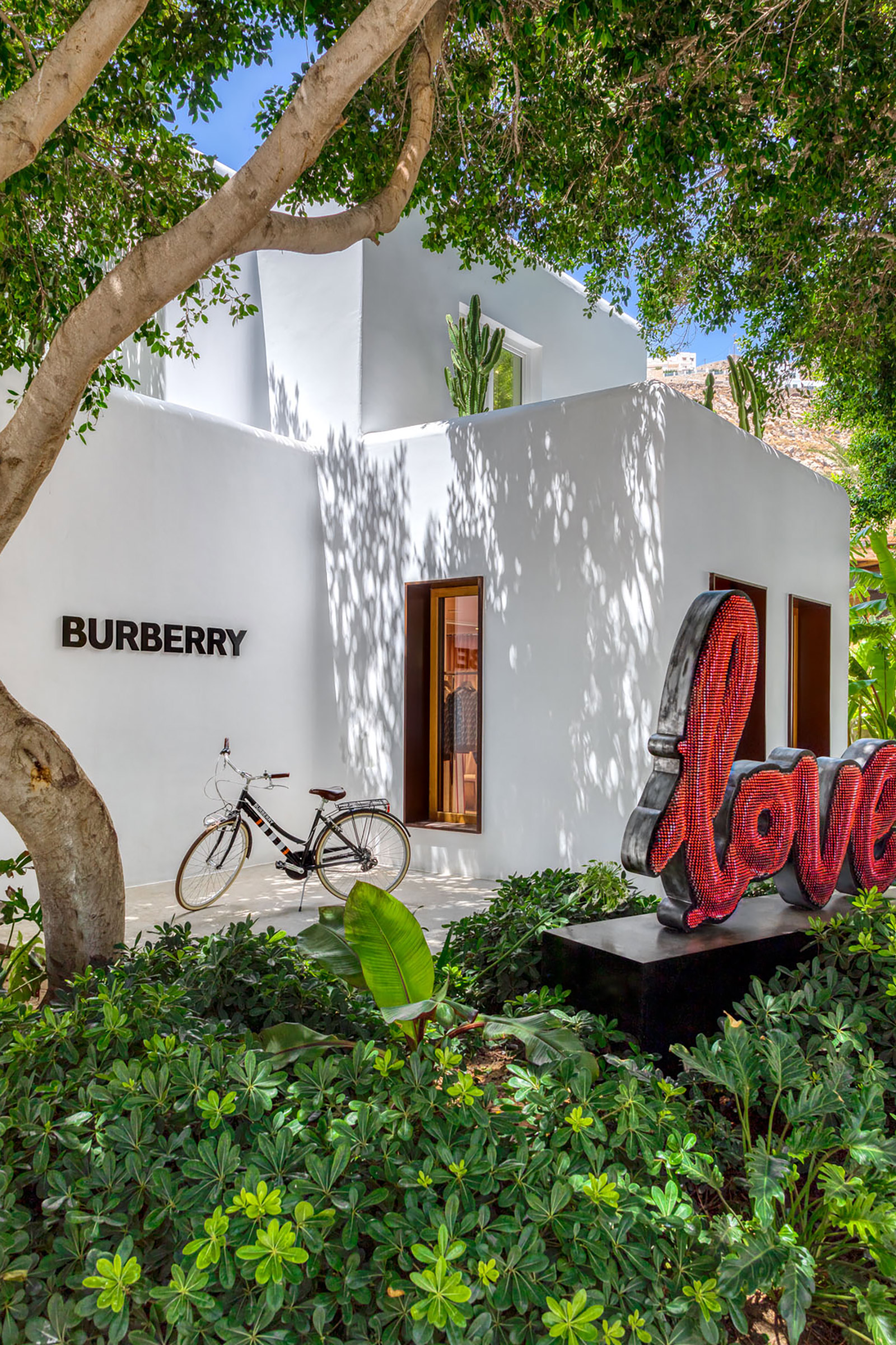 Burberry Nammos Village
Psarou Beach 84600 Mykonos, Greece
Phone: +30.2289078400
Fax. +30.2289078499
E-mail: nammosvillage@nammosvillage.com - Image