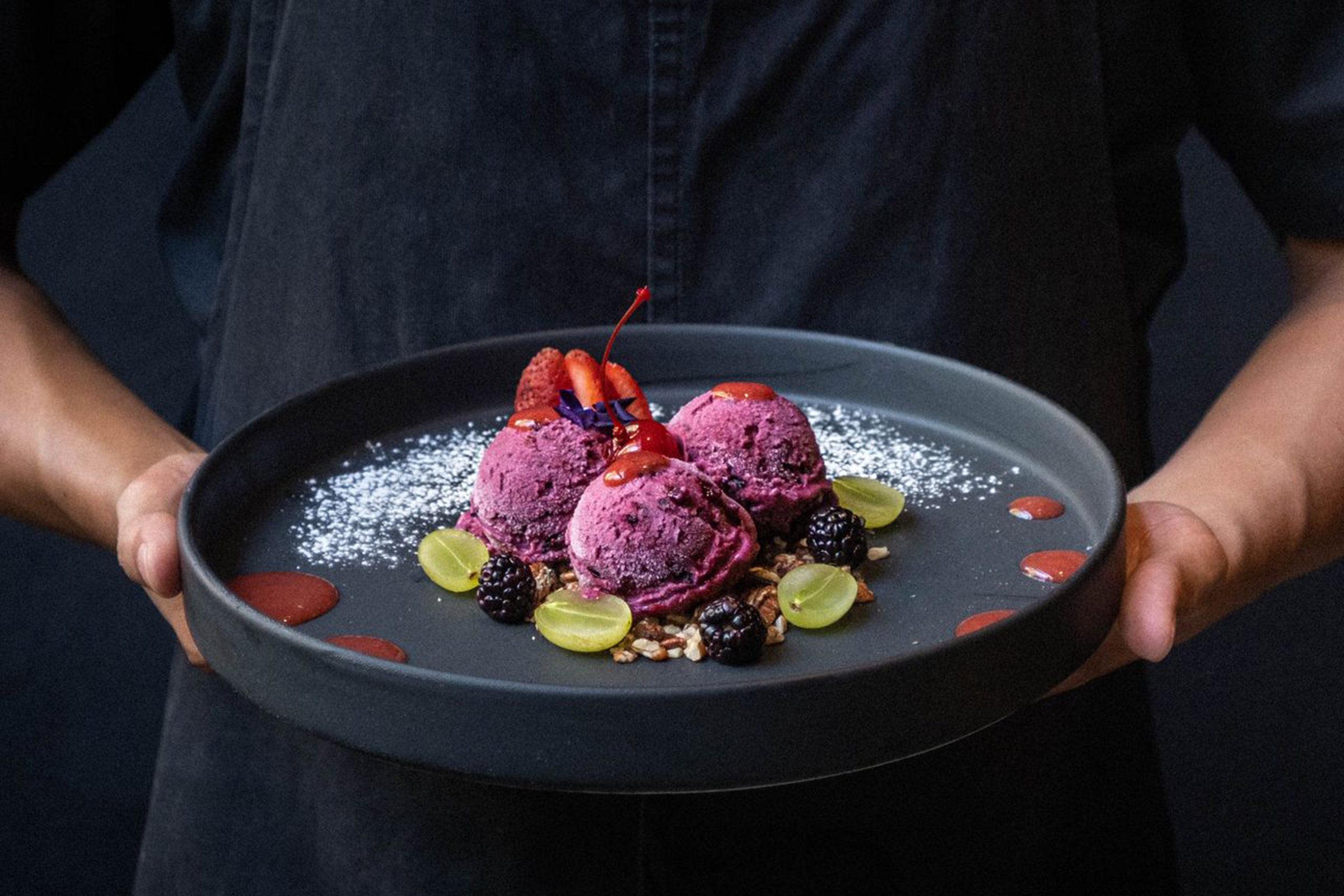 Here the principle of Omakase menus usually prevails, allowing the chef to serve an on-the-spot created and personalized menu, according to the catch and the mood of the day. - Secondary Image