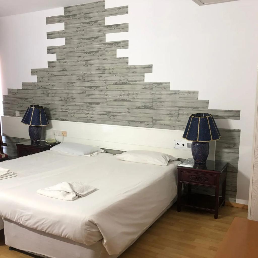 One Bedroom Apartment