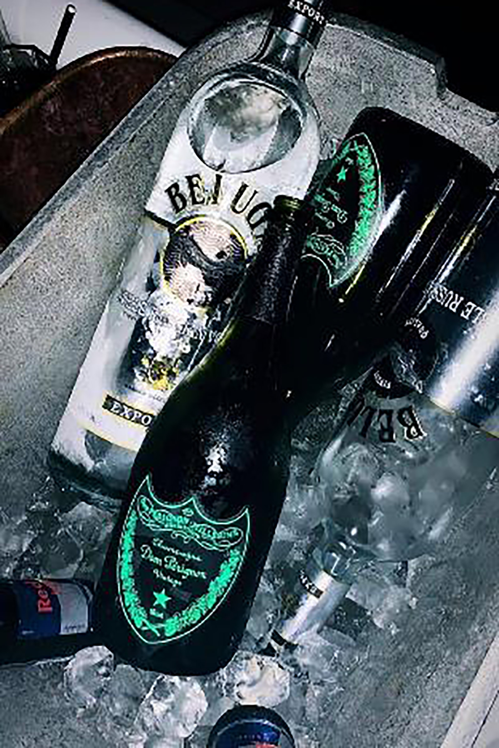 A small surprise hides above the actual main club, with The Gallery offering a truly unique experience, as it has its very own bar, artistic programme and VIP tables, reserved for those who are seeking to escape the ordinary and taste the unexpected. - Image