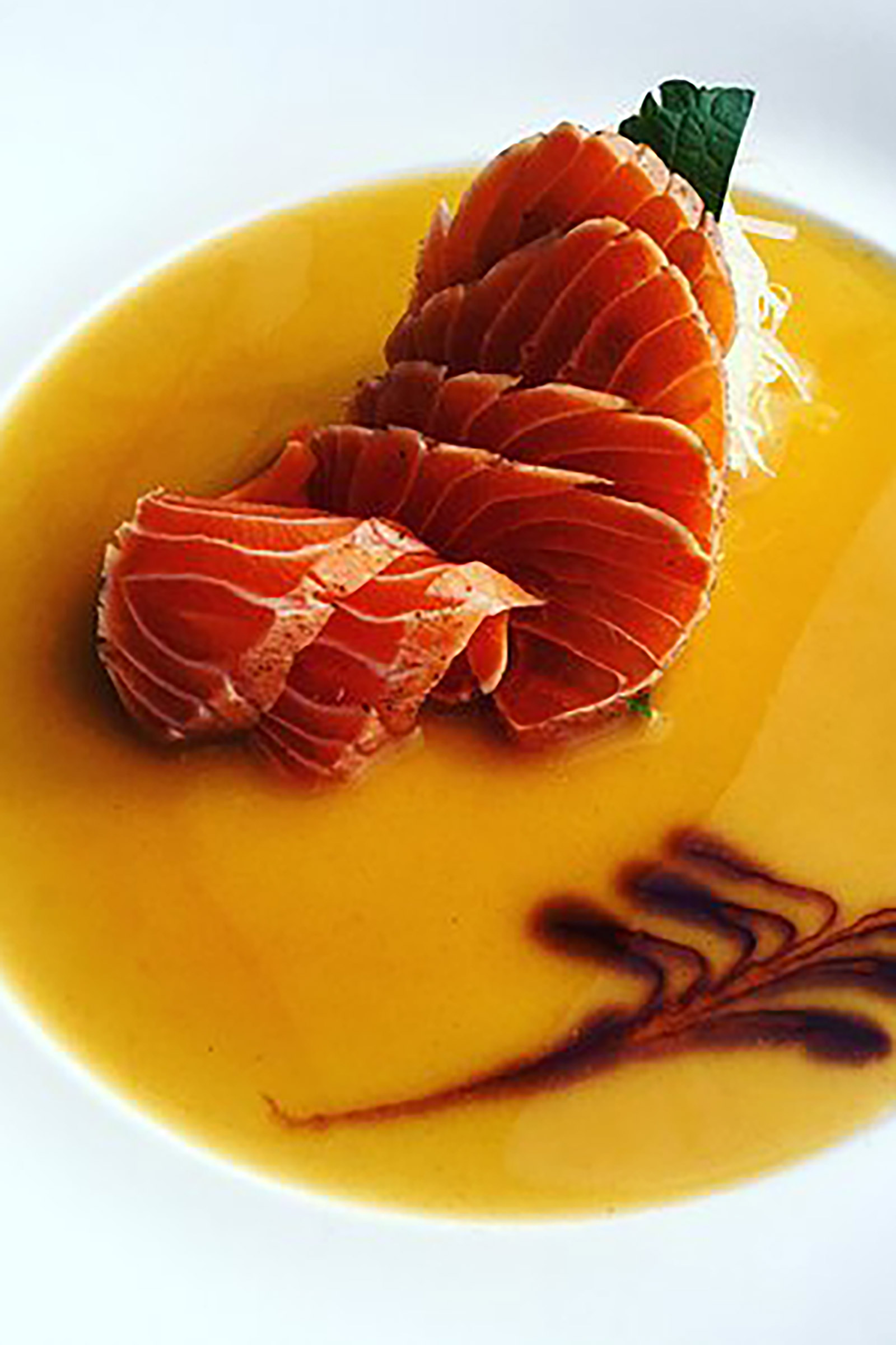 This stunning venue is where you will sample the emblematic black cod, along with a selection of the global favourites, including the rock shrimp salad, the yellowtail jalapeno, the white fish dry miso, the salmon karashi su miso and the sashimi salad, complemented by the daily specials featuring Greek fish and seafood straight from the Aegean Sea. - Image