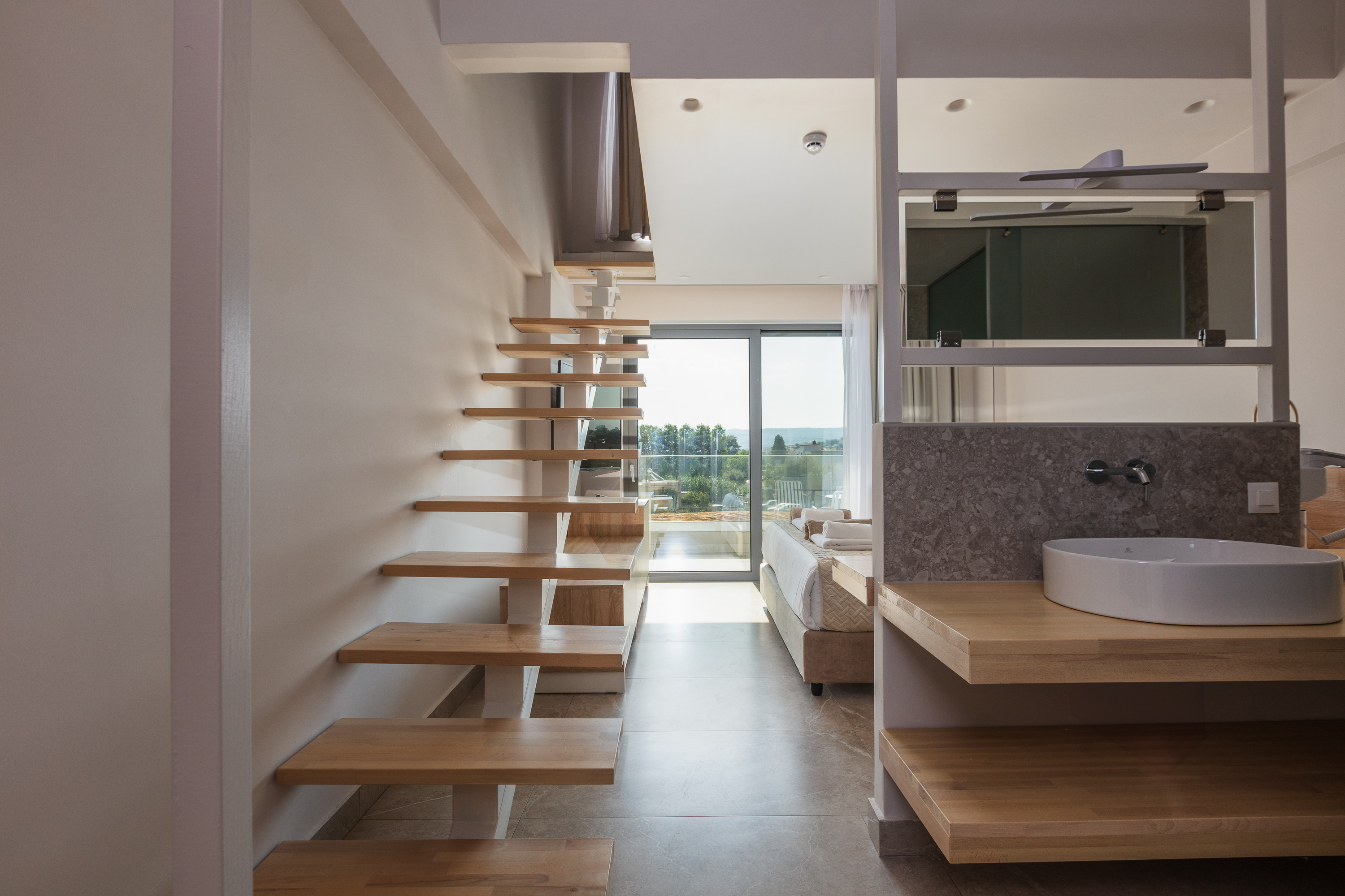 Junior Suite Split Level with Mountain View