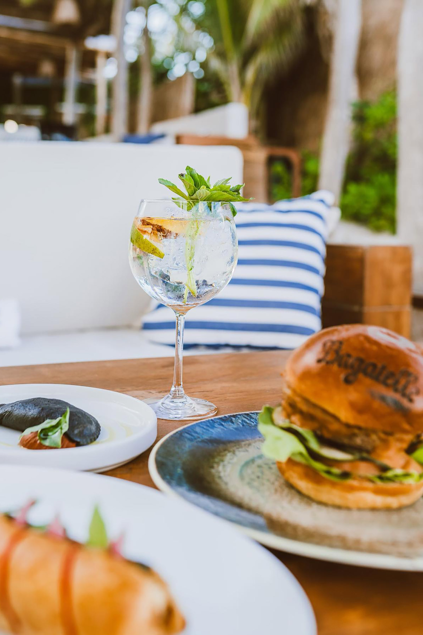 Mexican executive chef Marco Tonello fuses traditional elements and local ingredients with the luxury culinary mentality of Bagatelle, serving an eye-catching menu that speaks to the very heart of the sophisticated world-travellers and jet-setters frequenting this venue. - Image