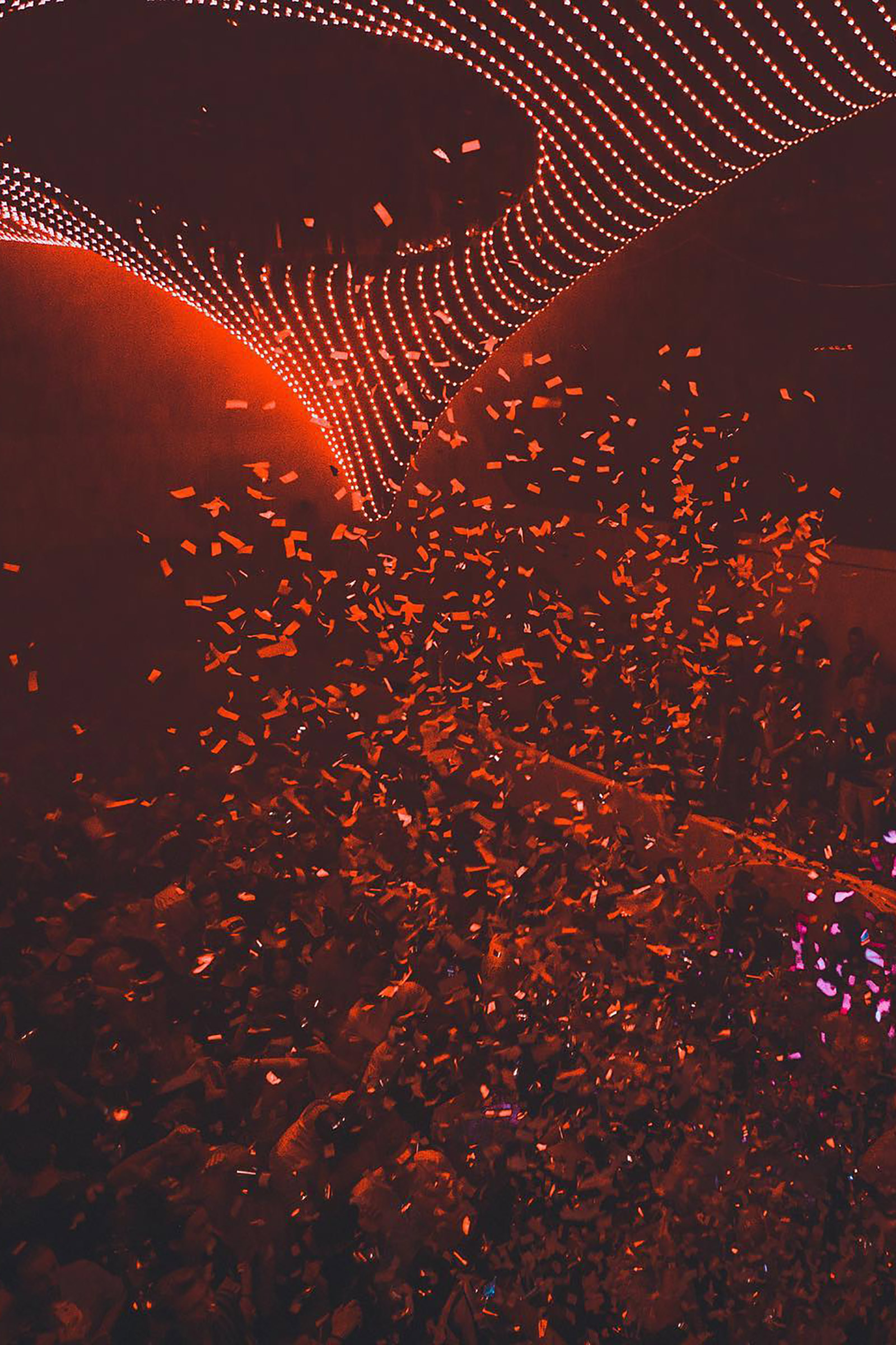 Smartly divided into three levels, the main club showcases the bar area and dancefloor; two huge, all-white bars offer all the space needed to mingle and socialise, while the extensive dance area is the best place to enjoy the impressive “void” lighting installation and amazing sound provided by the DJ hitting the decks just above your head. - Image