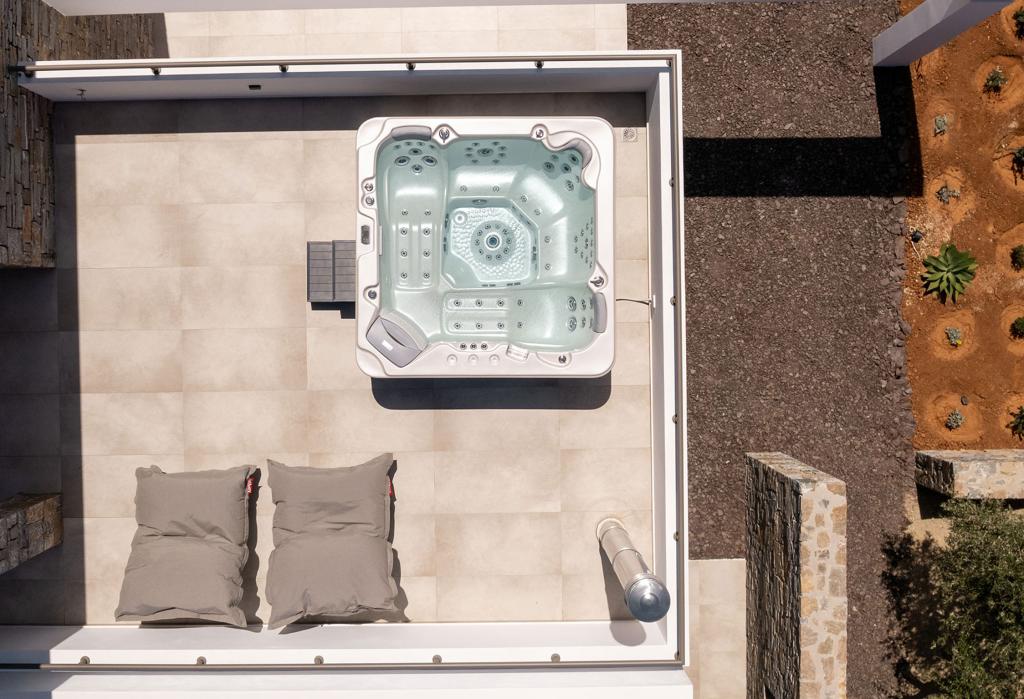 Porto Cali Villa Outdoor Area Manuals