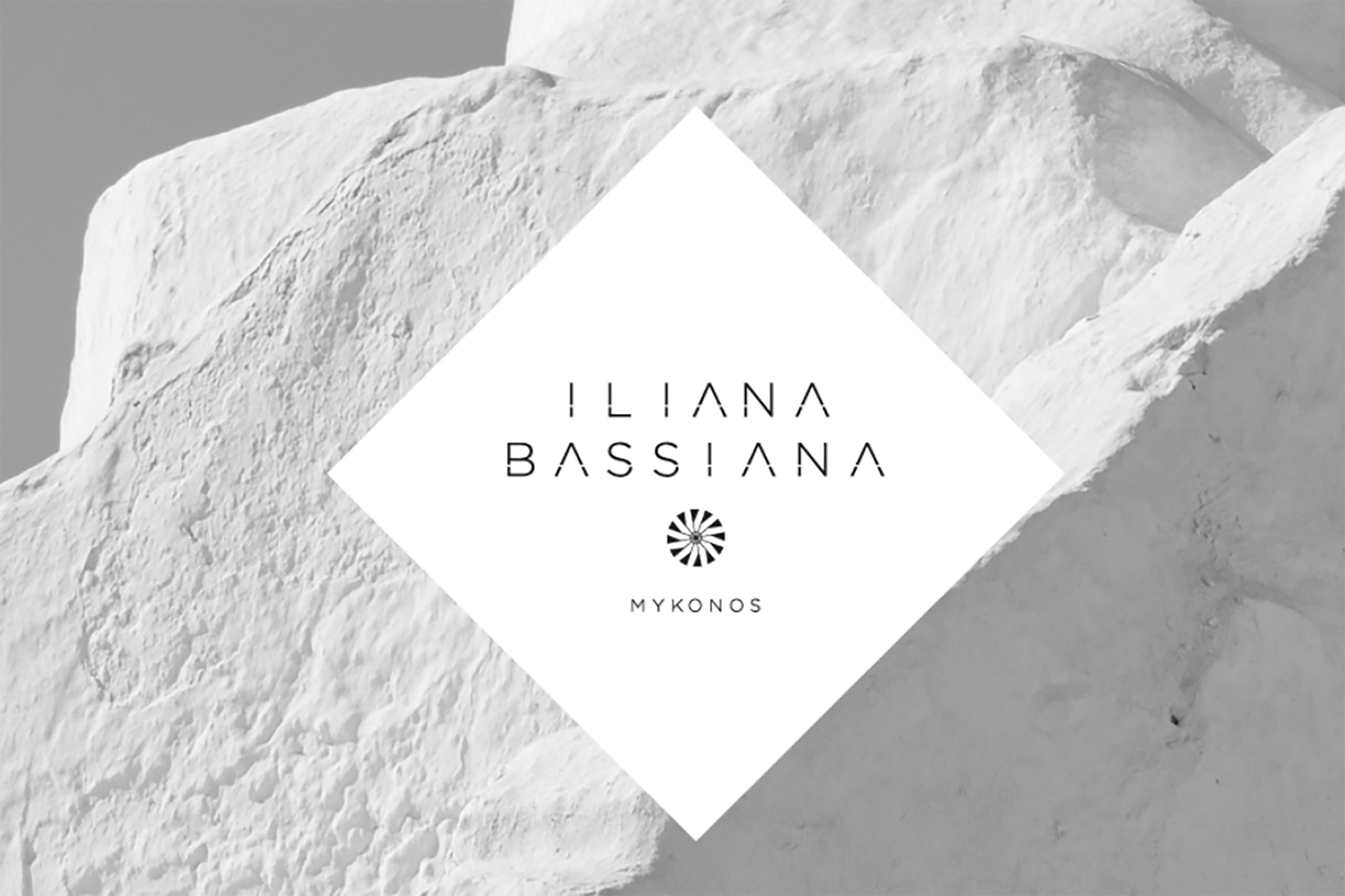 Among the many women's fashion shops that make the hippie chic, this one is perhaps one of the best. Especially because the creator comes from Mykonos and it represents and captures perfectly the specific style of Mykonos: a mixture of jet-set and bohemian, sometimes called gypsum style. Beach accessories, cafes, hats, tunes… All the garlic to be chic by looking relaxed. - Secondary Image