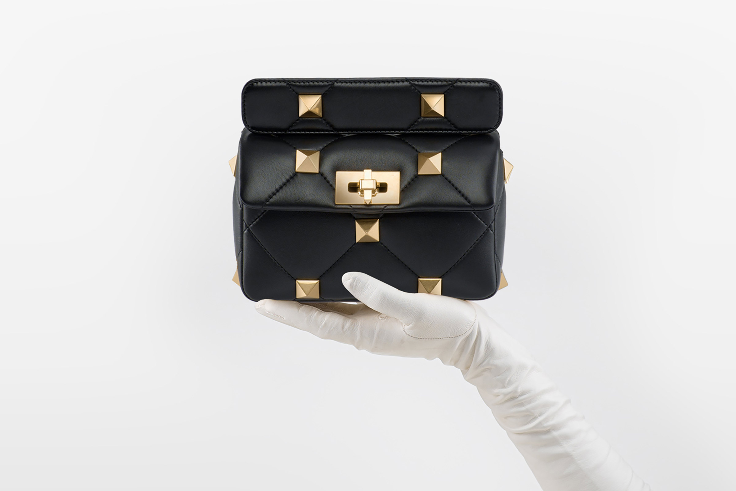 Valentino Nammos Village
Psarou Beach 84600 Mykonos, Greece
Phone: +30.2289078400
Fax. +30.2289078499
E-mail: nammosvillage@nammosvillage.com - Secondary Image