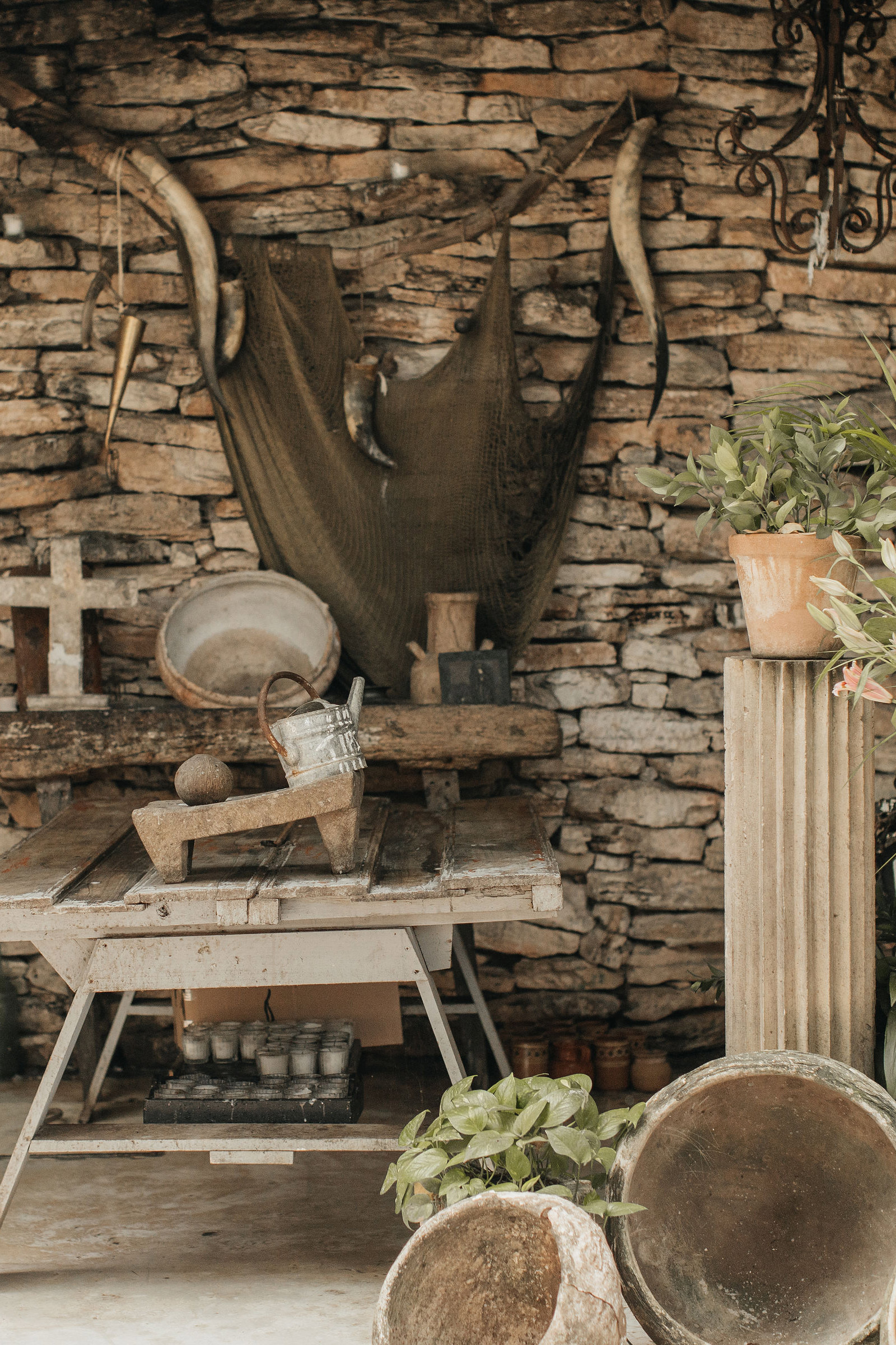 Raw concrete and solid rock, lush vegetation and flickering candle lights, thick rolling clouds of copal and a strong jungle feel. This is Casa Jaguar, a barefoot-luxury restaurant bar focusing on local ingredients, open fire cooking techniques and a boho-chic feeling of freedom for all who choose to pass its smooth wooden doors. - Image