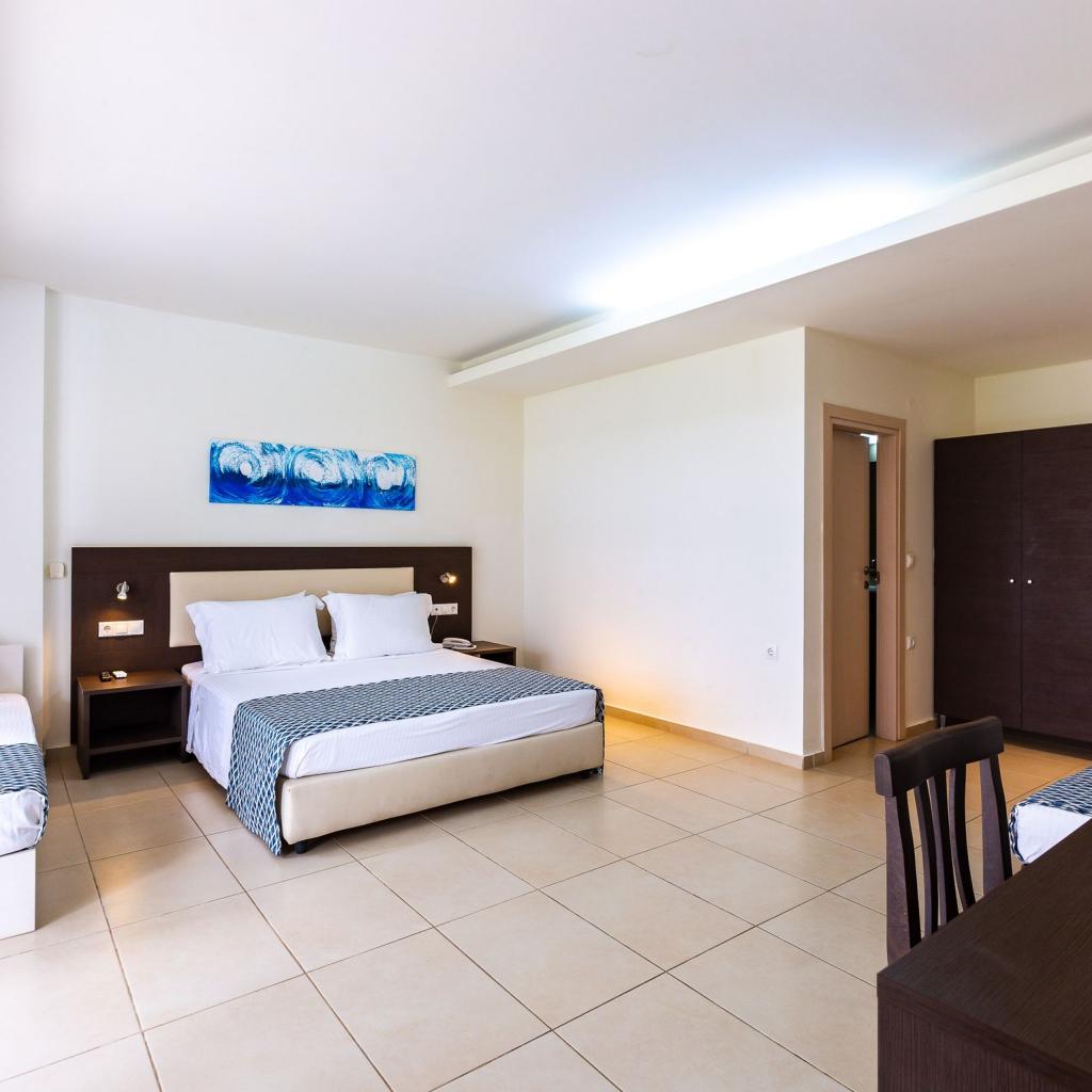 Family Room with Garden View