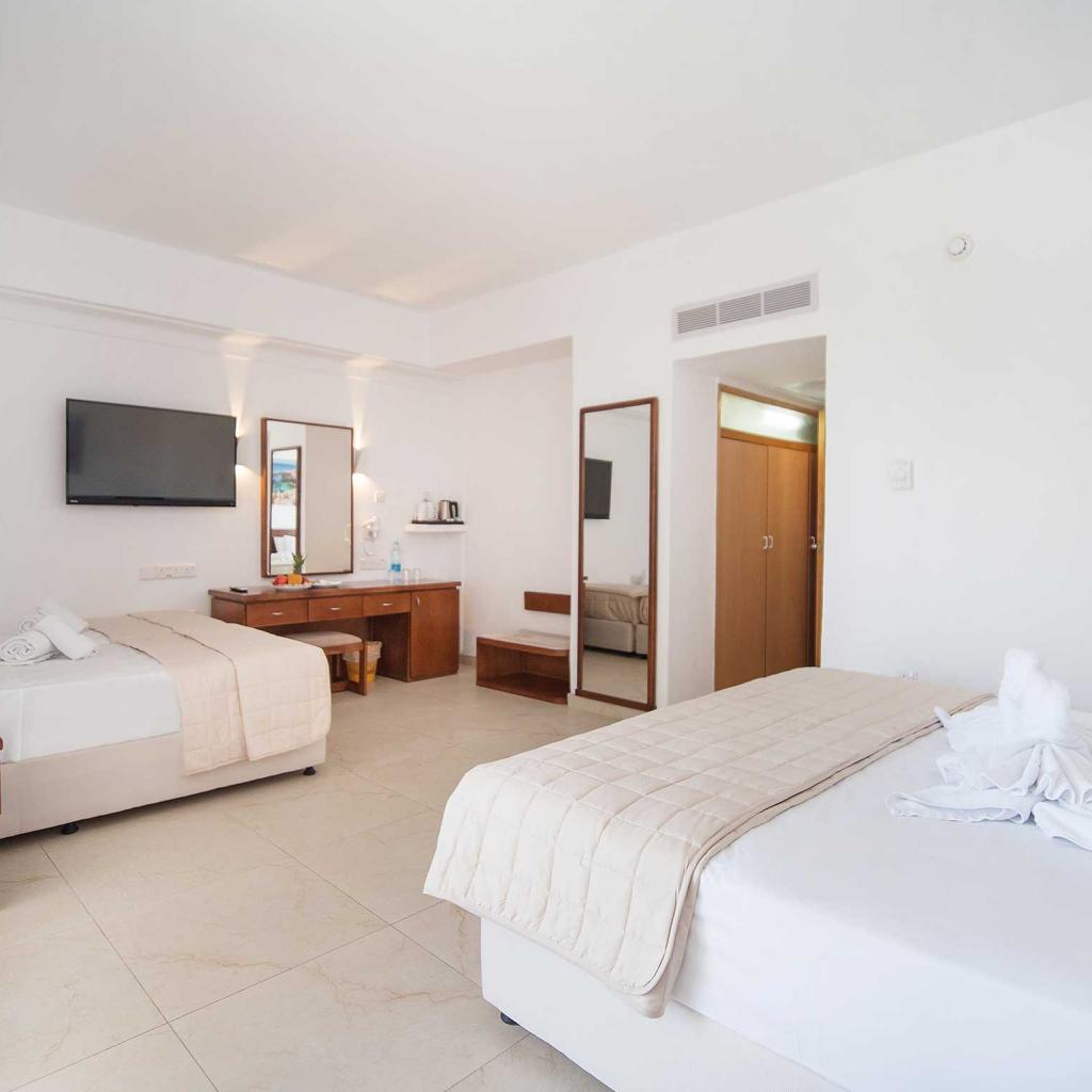 Family Room Inland View