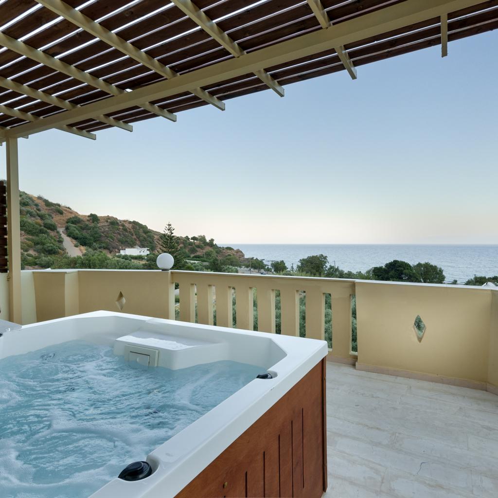 Superior Two Bedroom Apartments with Jacuzzi and Sea View