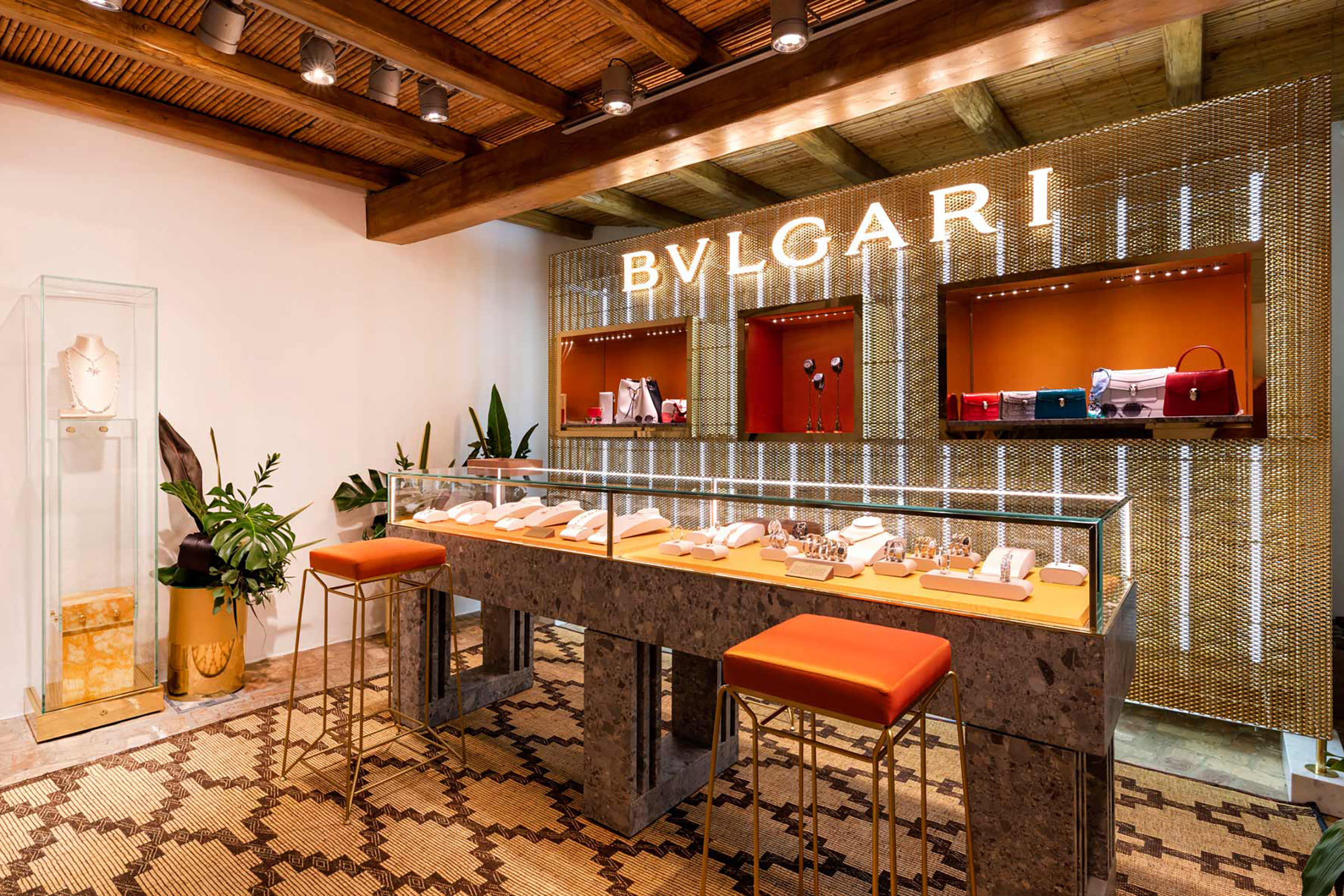 Kessaris Nammos Village
Psarou Beach 84600 Mykonos, Greece
Phone: +30.2289078400
Fax. +30.2289078499
E-mail: nammosvillage@nammosvillage.com - Secondary Image