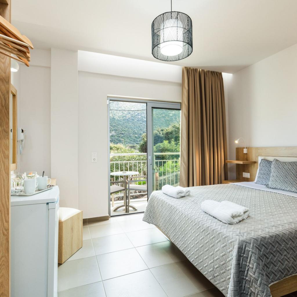 Quadruple Room with Side Sea View