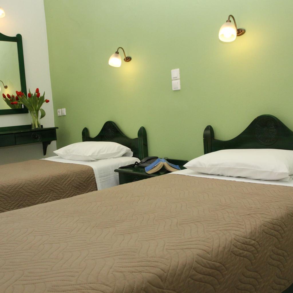 Apartment 1 Bedroom with Pool View or Mountain View