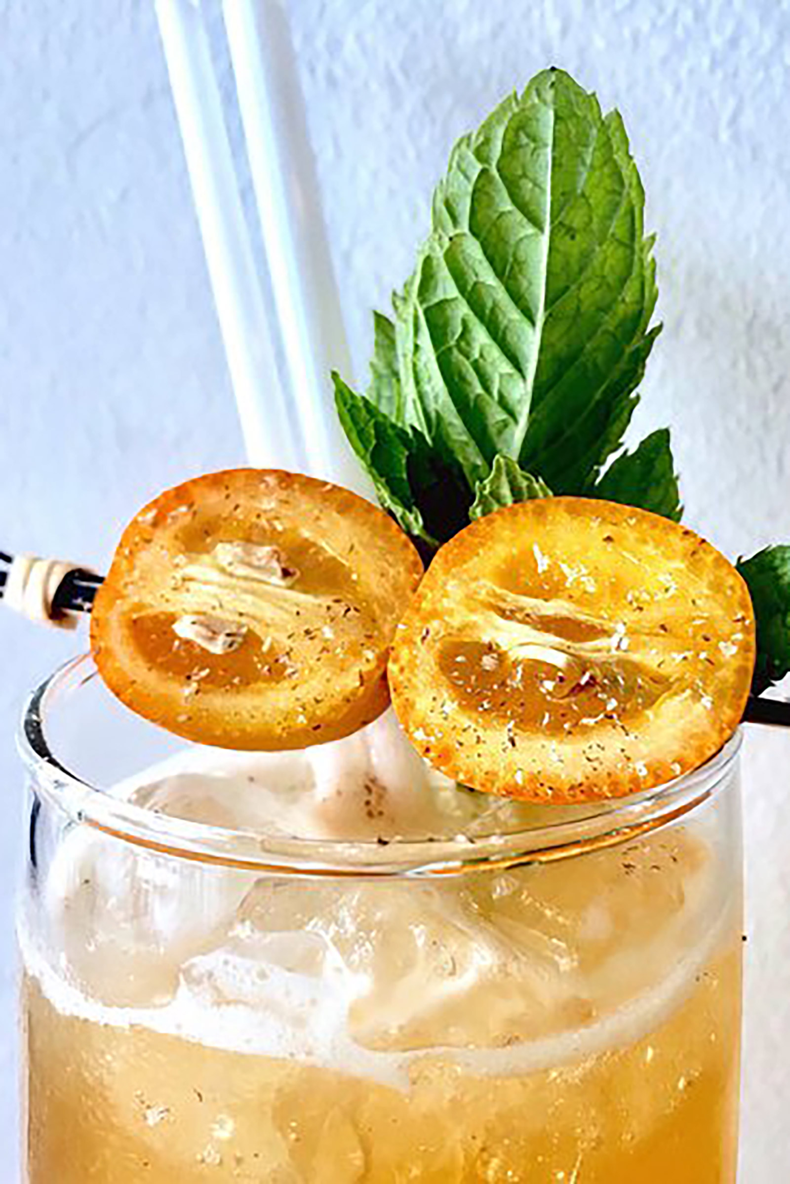 Renowned Greek chef Ilias Skoulas has created an elevated menu that will satisfy even the most demanding of palates, with the crab croquette bao buns placed next to the iconic linguini cacio e pepe and the fresh Greek grilled tuna with beetroot cream putting a fair fight against the foie gras burger. The fruit-forward cocktails are an absolute “must”, while the wine list will surely not let you down with amazing labels from the Greek and the international vineyard. - Image