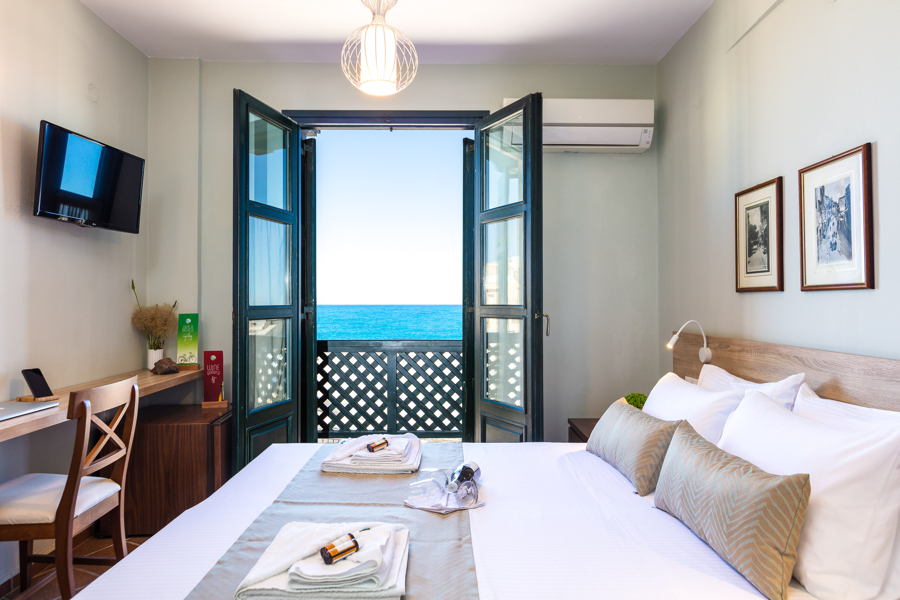 Standard Room With Sea View and Balcony - House of Europe