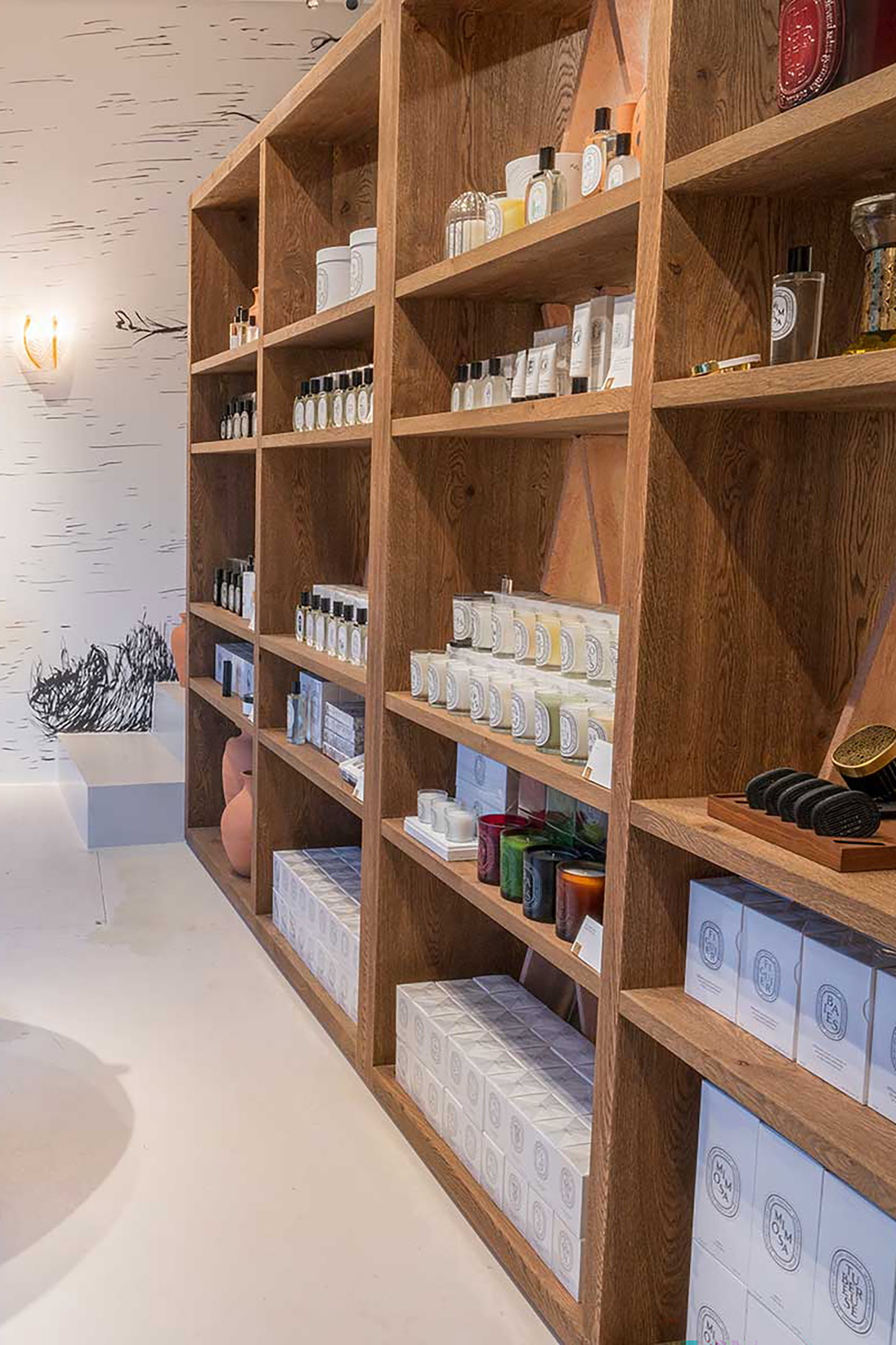 Diptyque Nammos Village
Psarou Beach 84600 Mykonos, Greece
Phone: +30.2289078400
Fax. +30.2289078499
E-mail: nammosvillage@nammosvillage.com - Image