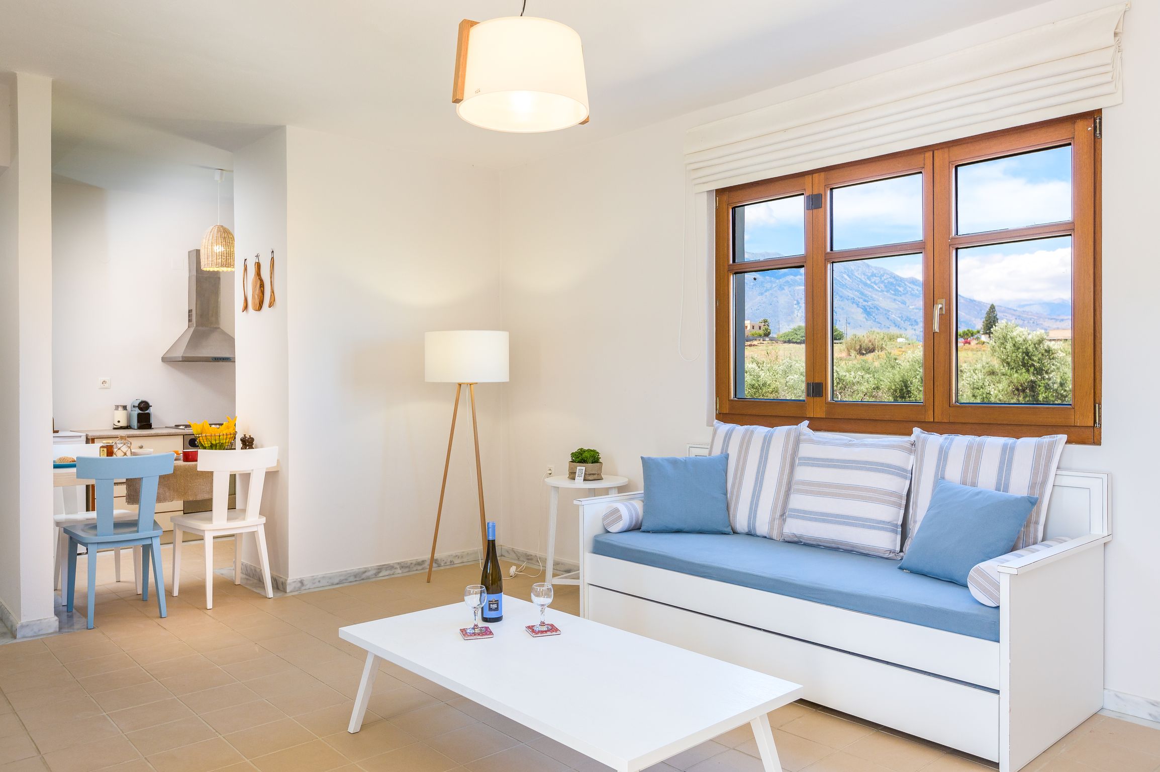 AMPELOS - Luxus-Residenz mit privatem Balkon/ Blick auf Berge, Weinberge und Olivenhaine.