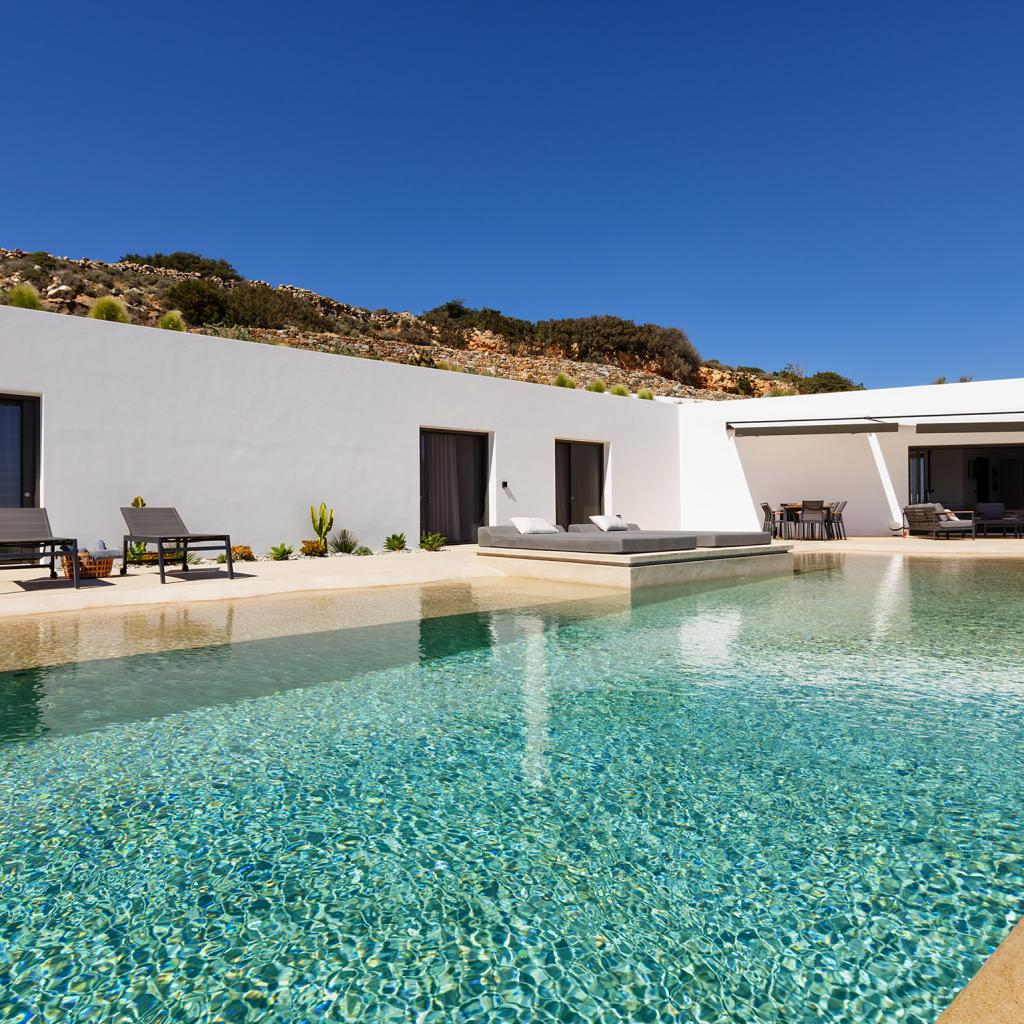 Paros Villa Skylines Estate I