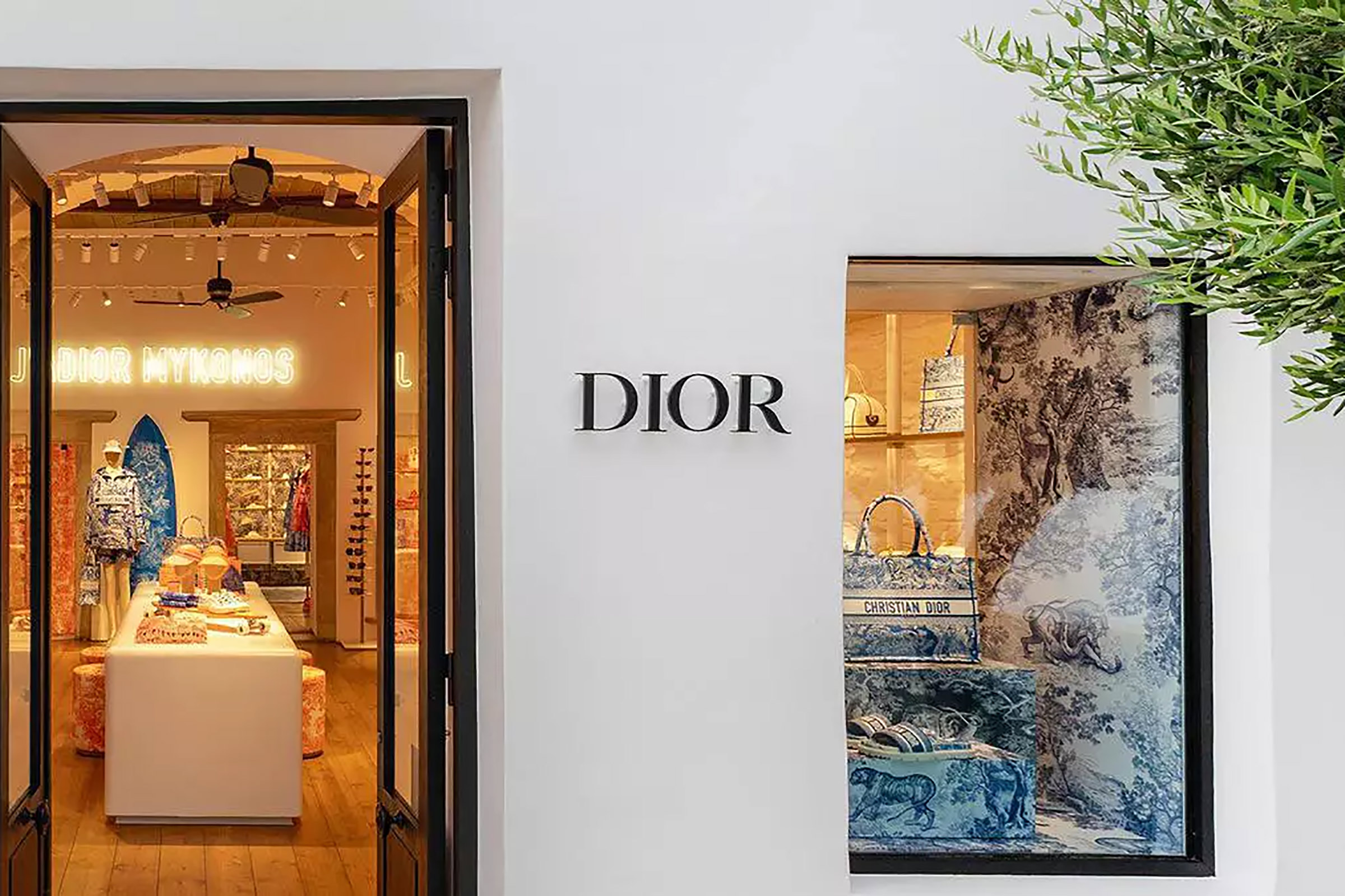 Dior Boutique Mykonos Village
24 Kalogera St. Mykonos 84600
Phone: +302289078526
Opening hours: All Week & Weekends 11:00 - 01:00 - Secondary Image