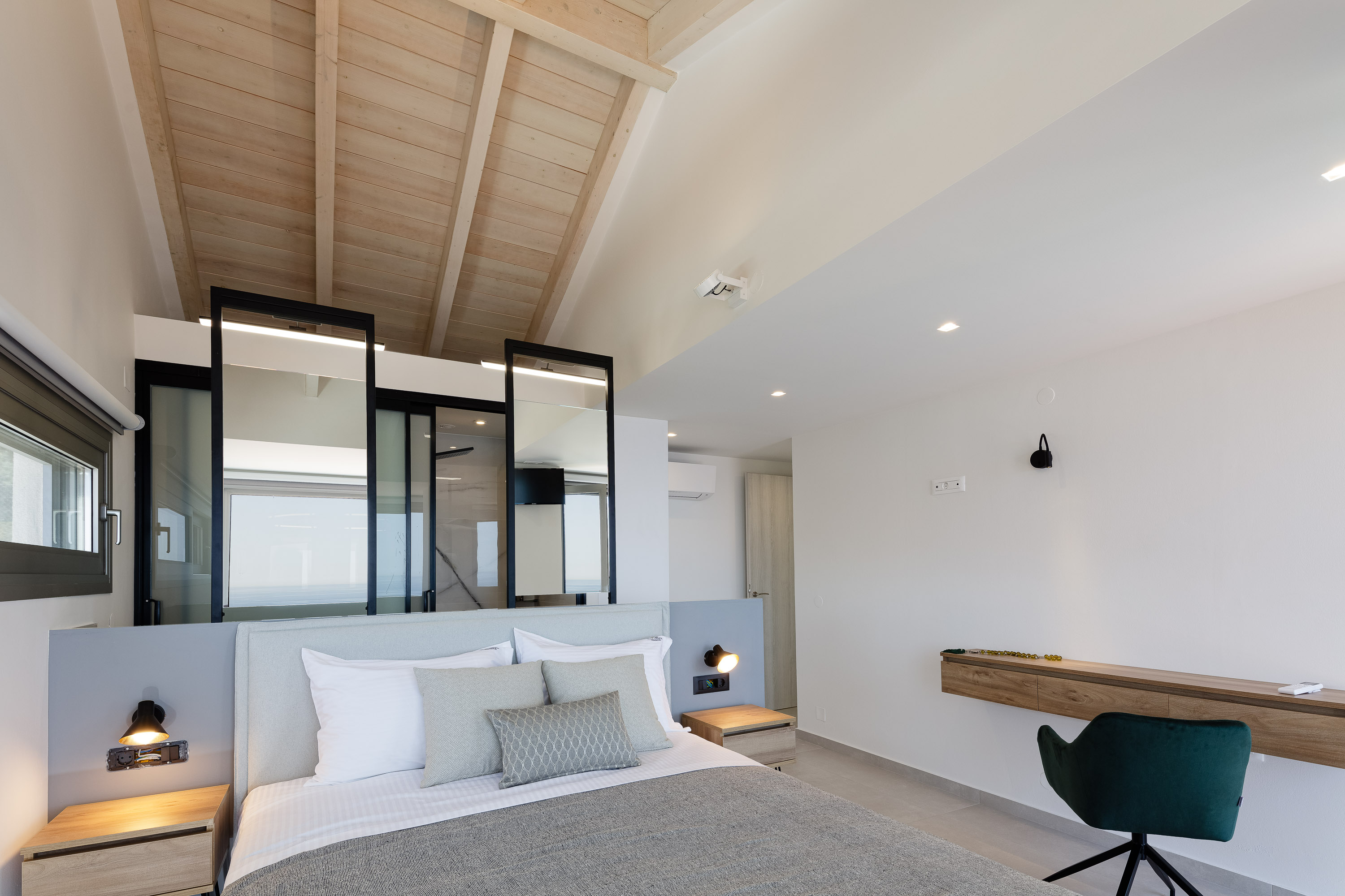 Bedrooms 1 (Second floor)