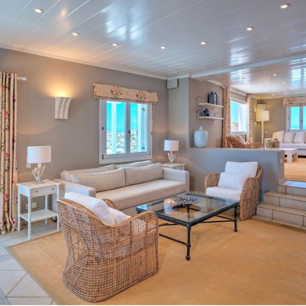 Diamond At Santa Marina