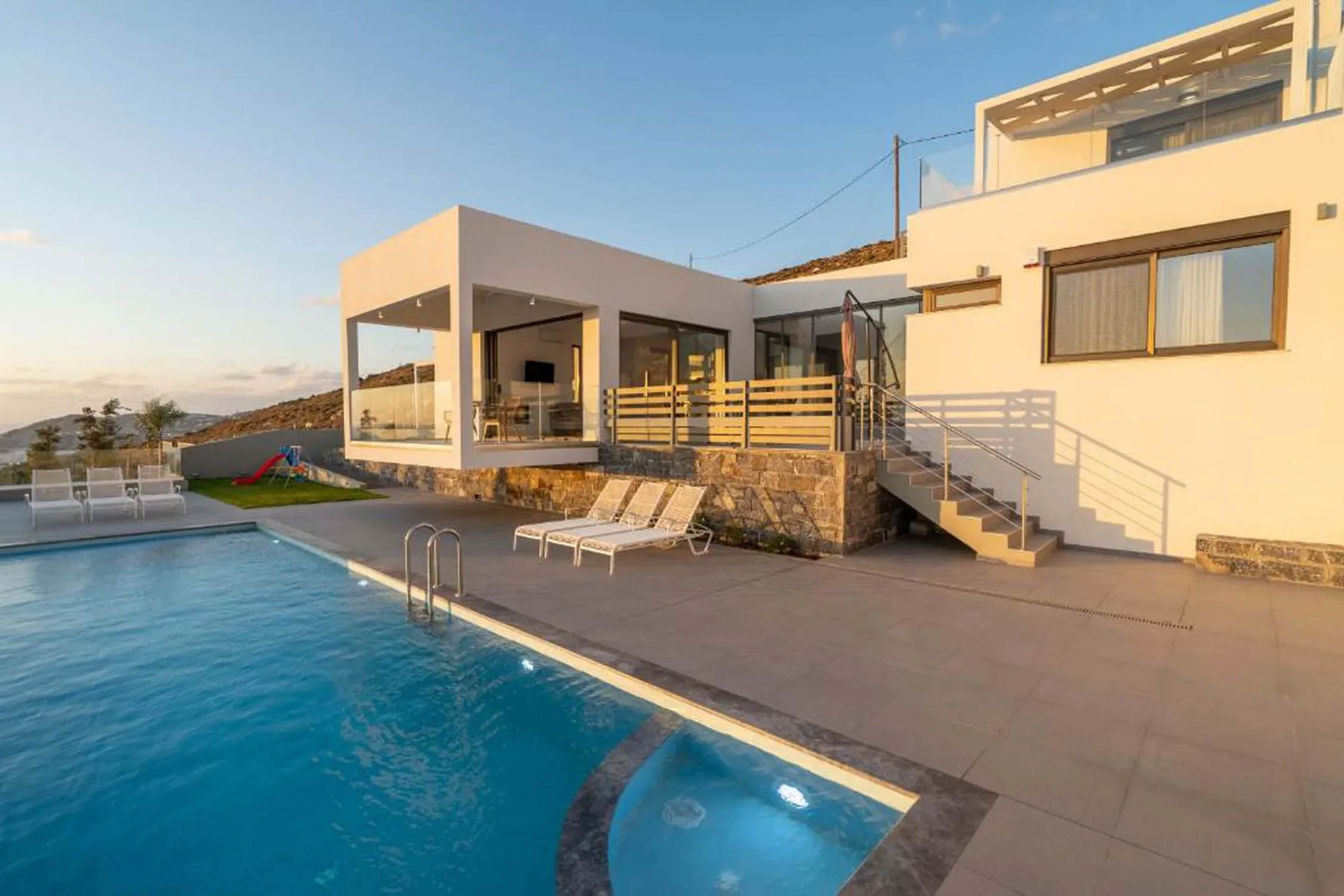 Crete Villa Harlow jumbotron image