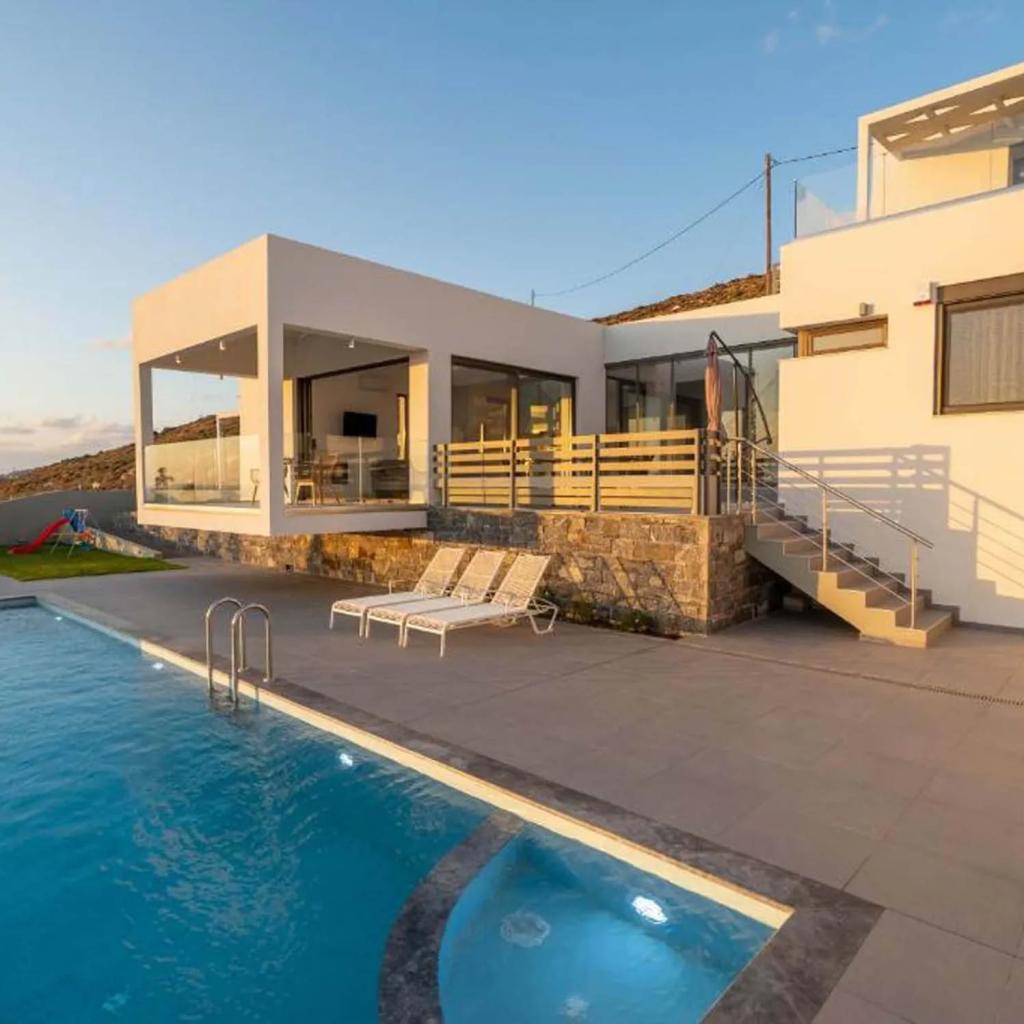 Crete Villa Harlow