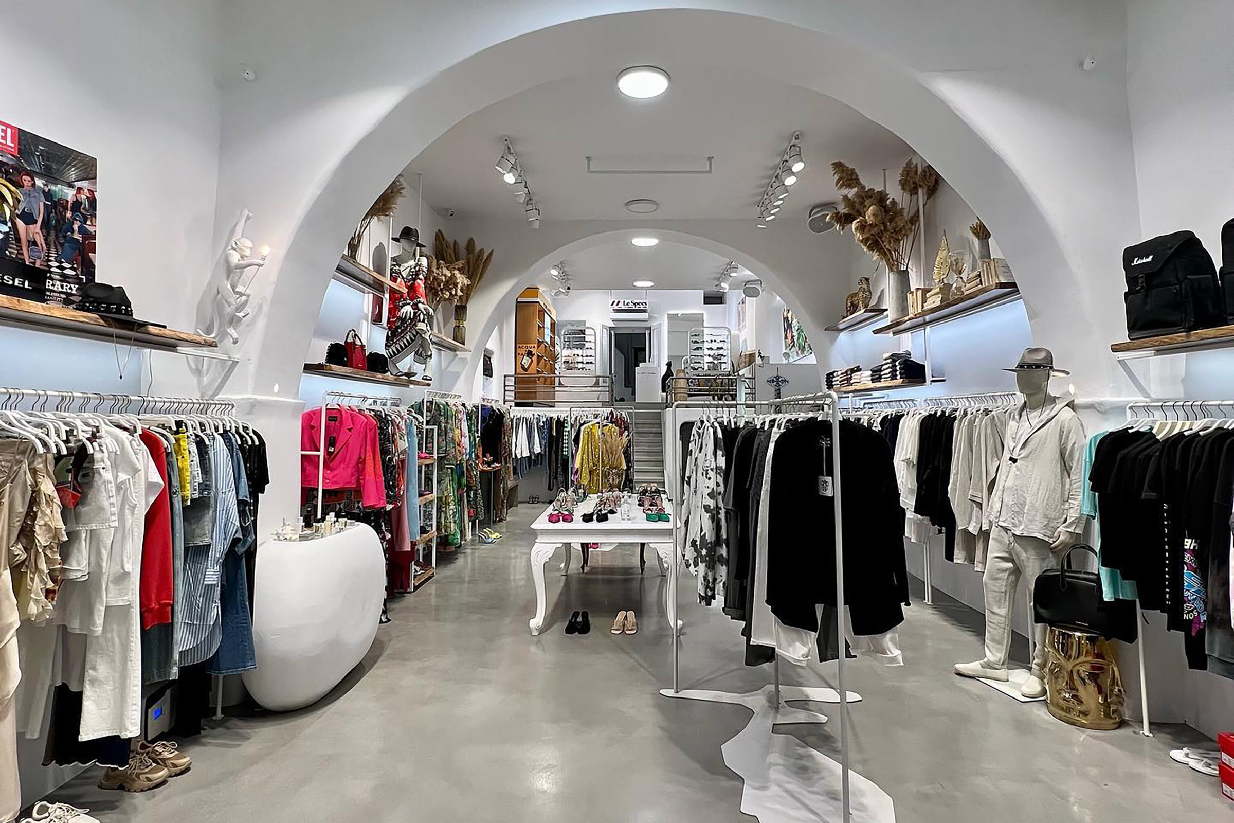 Matogianni 1, Mykonos, 2289077270
Ag.Euthimiou 29, Mykonos, 2289300601
Lakkas Square, Arachova 2267032560 - Secondary Image