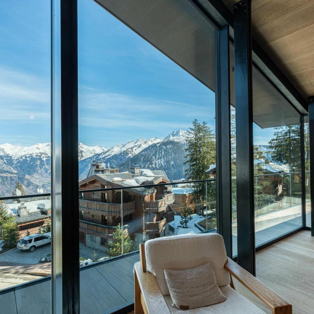 Chalet Phos
