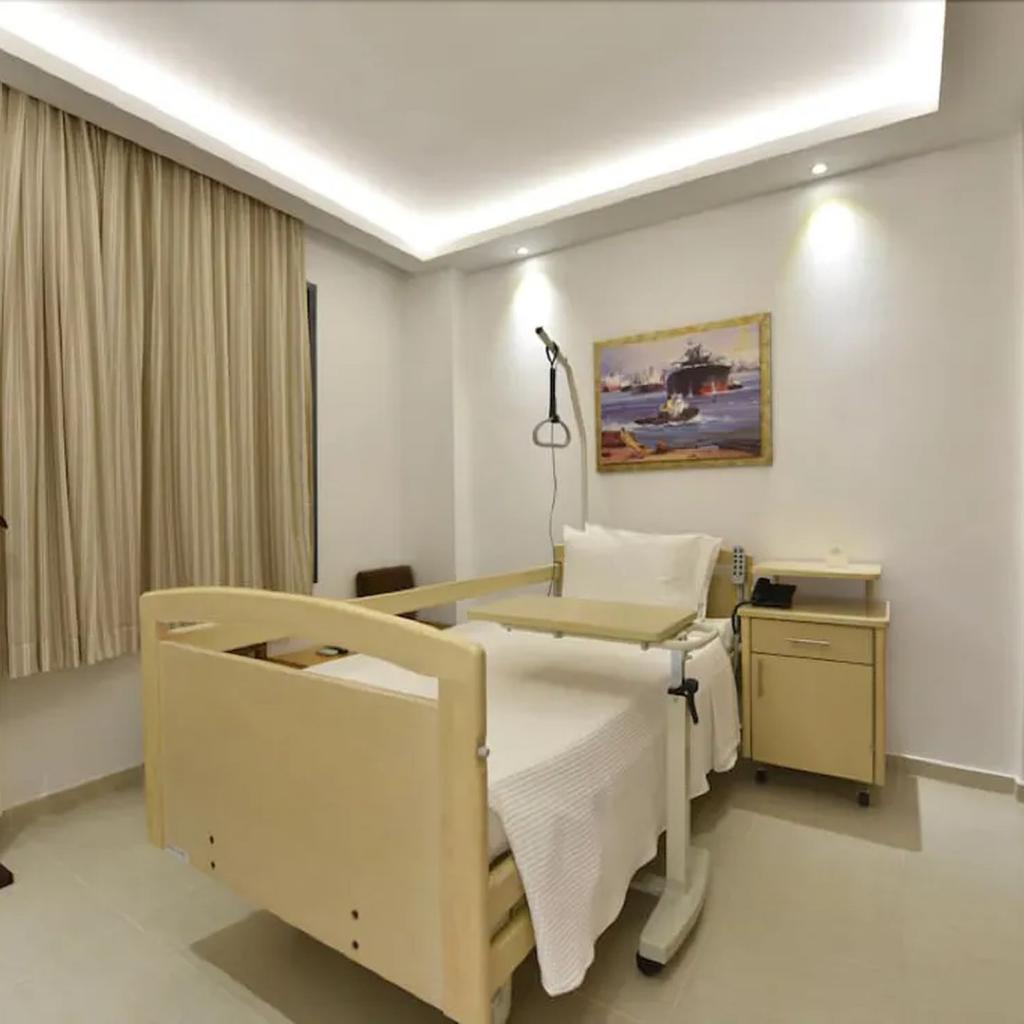 Adapted One Bedroom Apartment with Handicap Sharing Pool