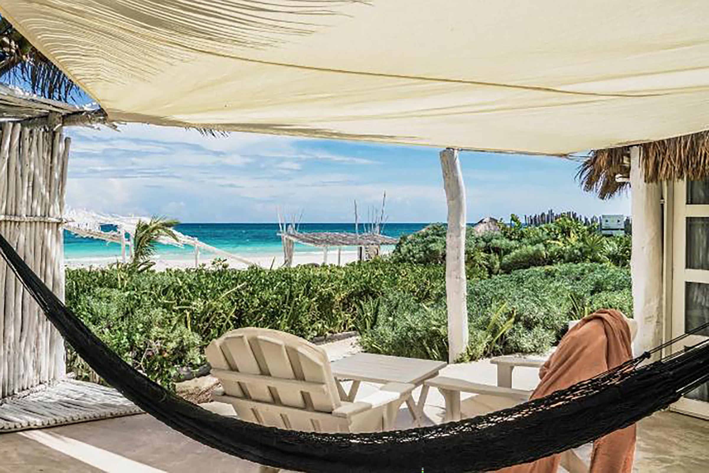 The hotel has been divided into two areas, the zen zone and the beach club zone, in order to provide one with the opportunity to choose the room area that perfectly satisfies one’s dreams and desires. - Secondary Image