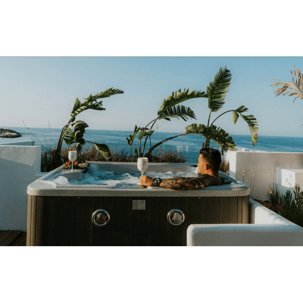 Kahlua Hotel Jacuzzi