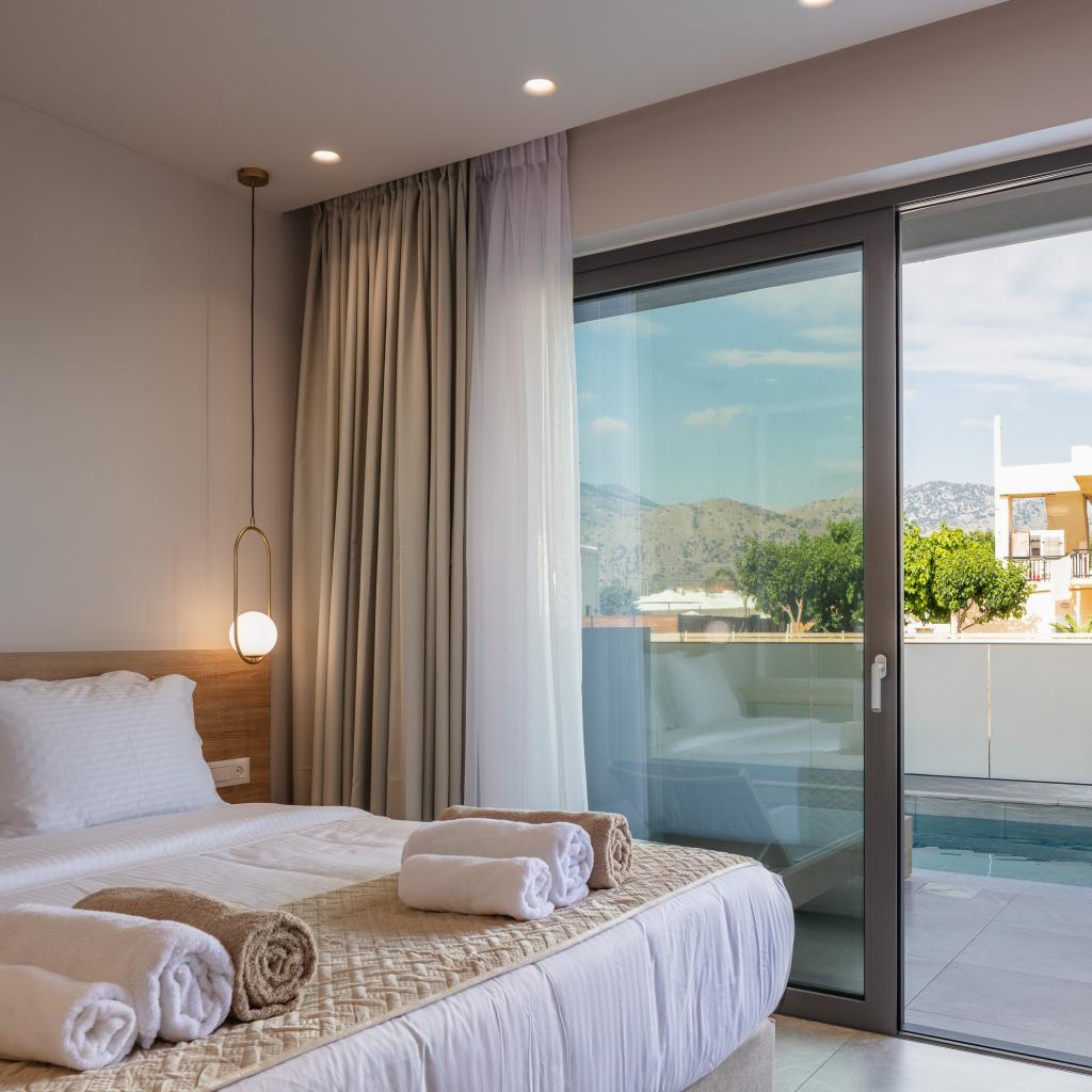Superior Room with Sharing Pool