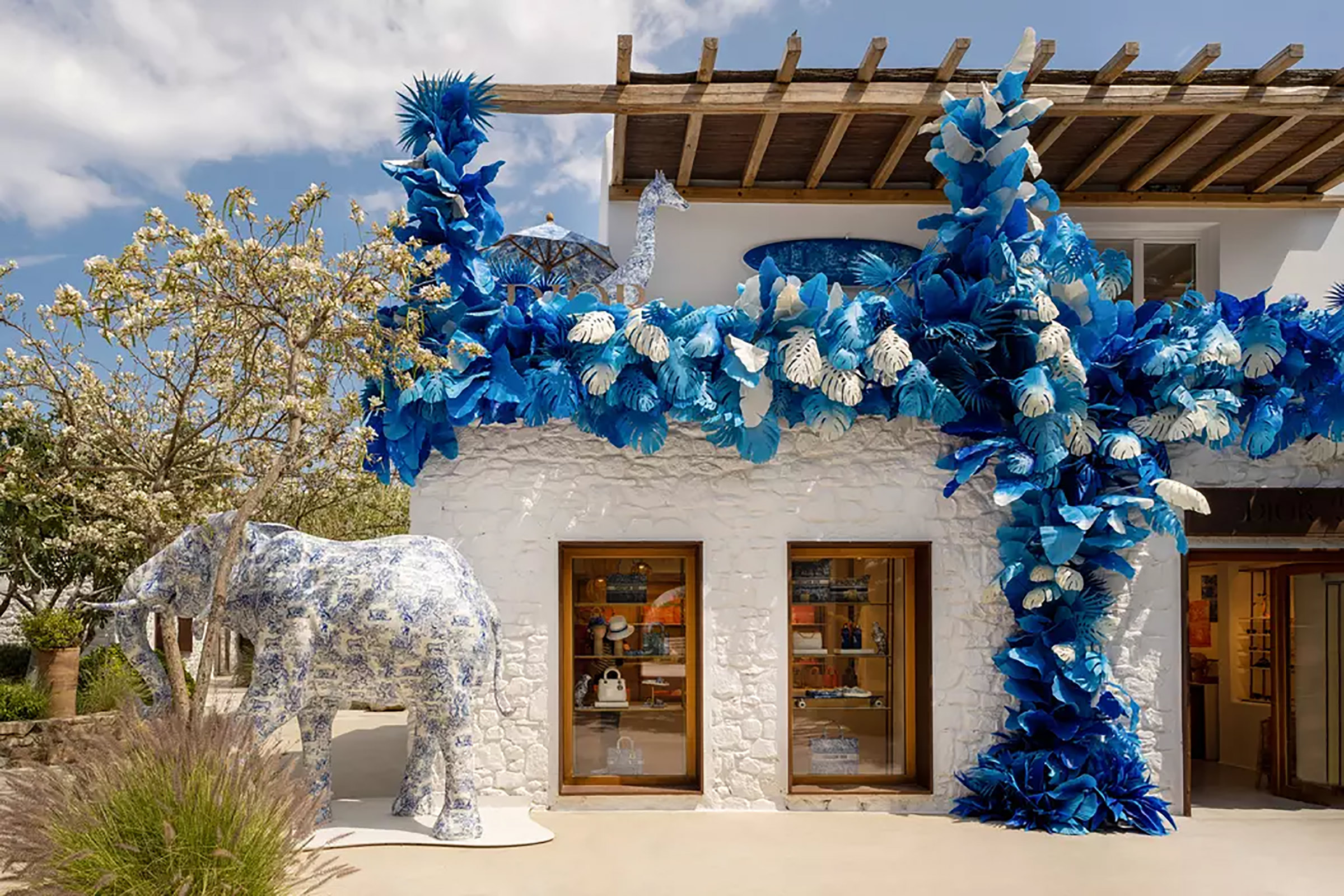 Dior Boutique Nammos Village
Nammos Village, Building 3A, Psarou Mykonos 84600
Phone: +302289023182
Opening hours: All Week & Weekends 11:00 - 22:00 - Secondary Image