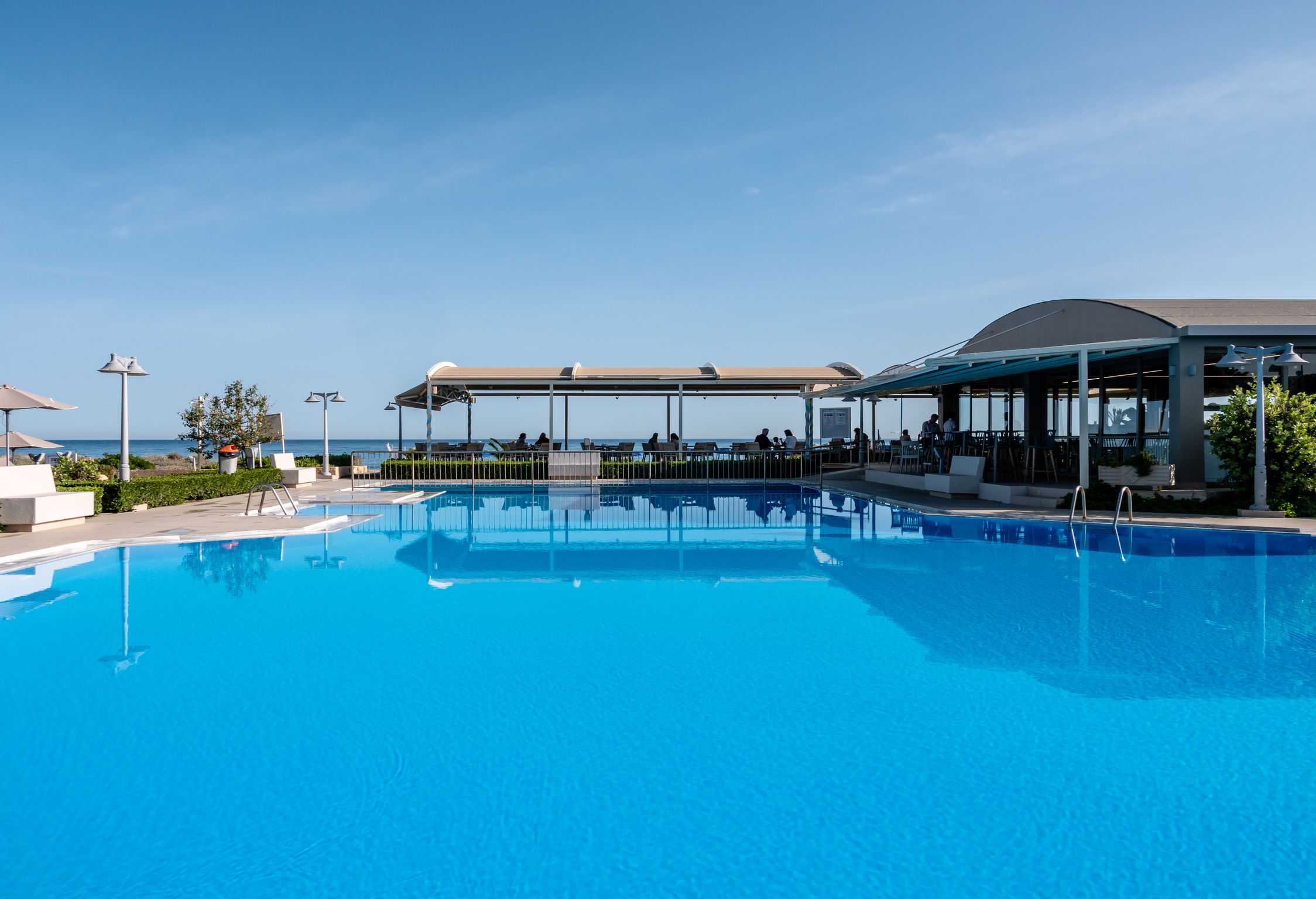 Pool / Snack Bar