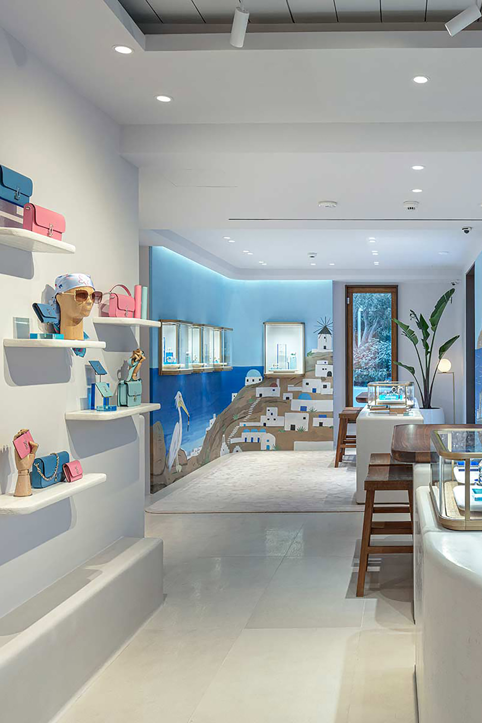 Cartier Nammos Village
Psarou Beach 84600 Mykonos, Greece
Phone: +30.2289078400
Fax. +30.2289078499
E-mail: nammosvillage@nammosvillage.com - Image