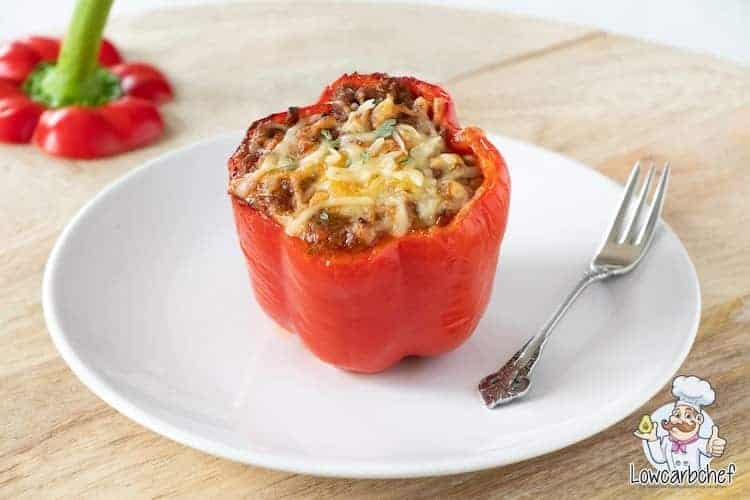 Gevulde paprika met gehakt en kaas.